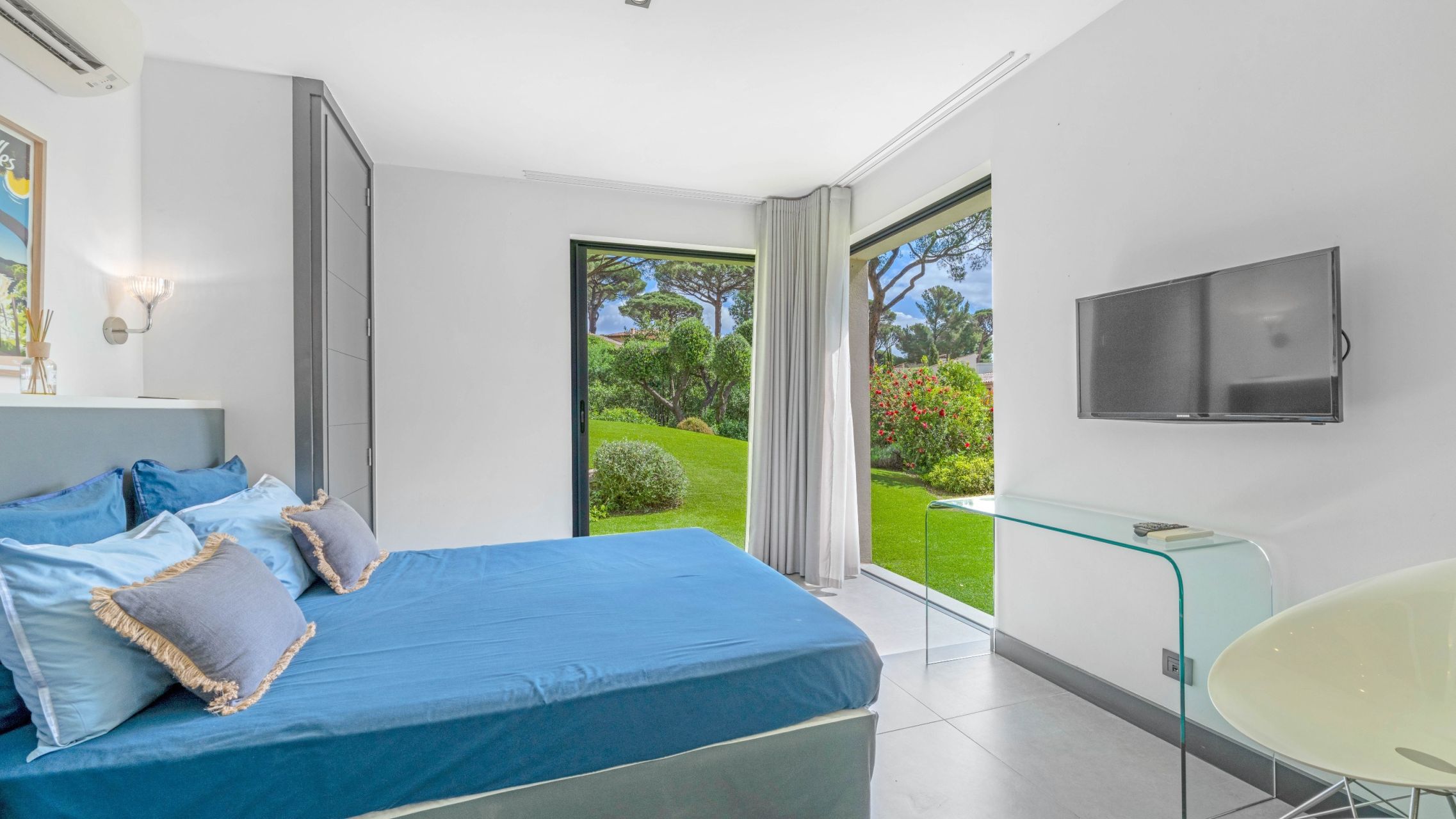 maison contemporaine 10 Pièces en vente sur GRIMAUD (83310)