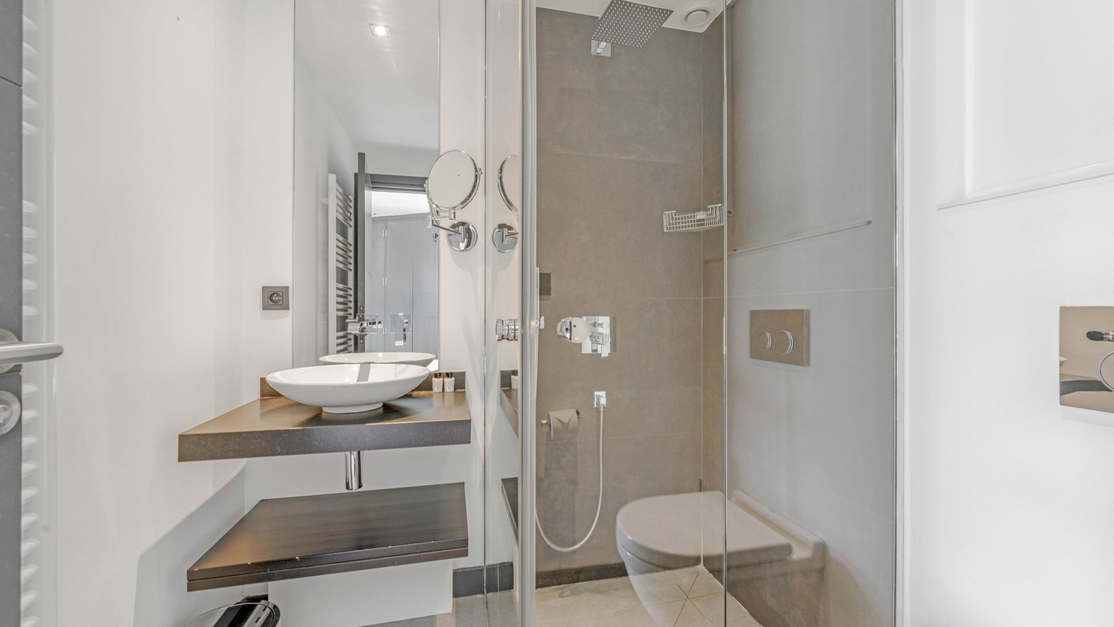 maison contemporaine 10 Pièces en vente sur GRIMAUD (83310)