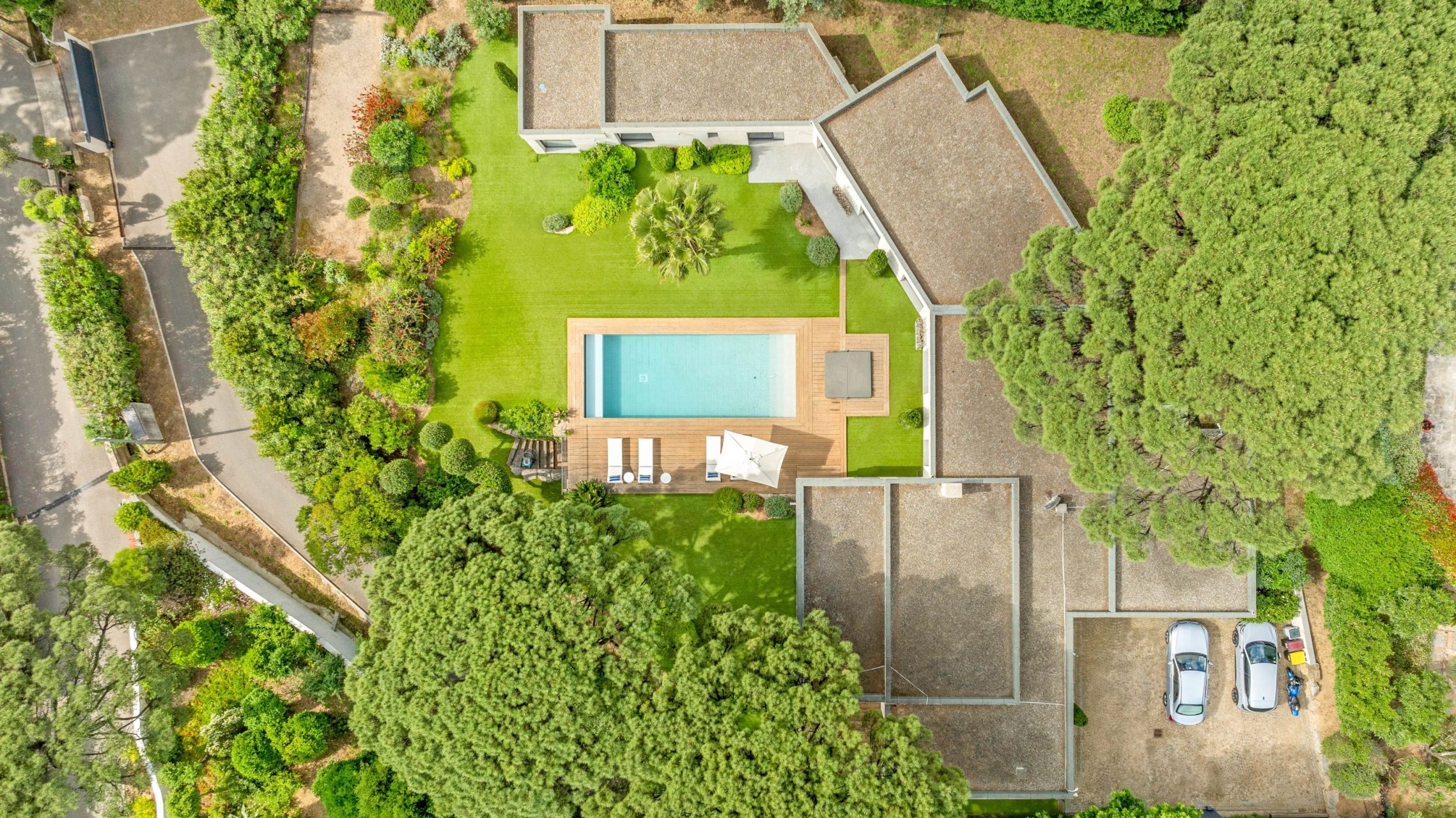 maison contemporaine 10 Pièces en vente sur GRIMAUD (83310)
