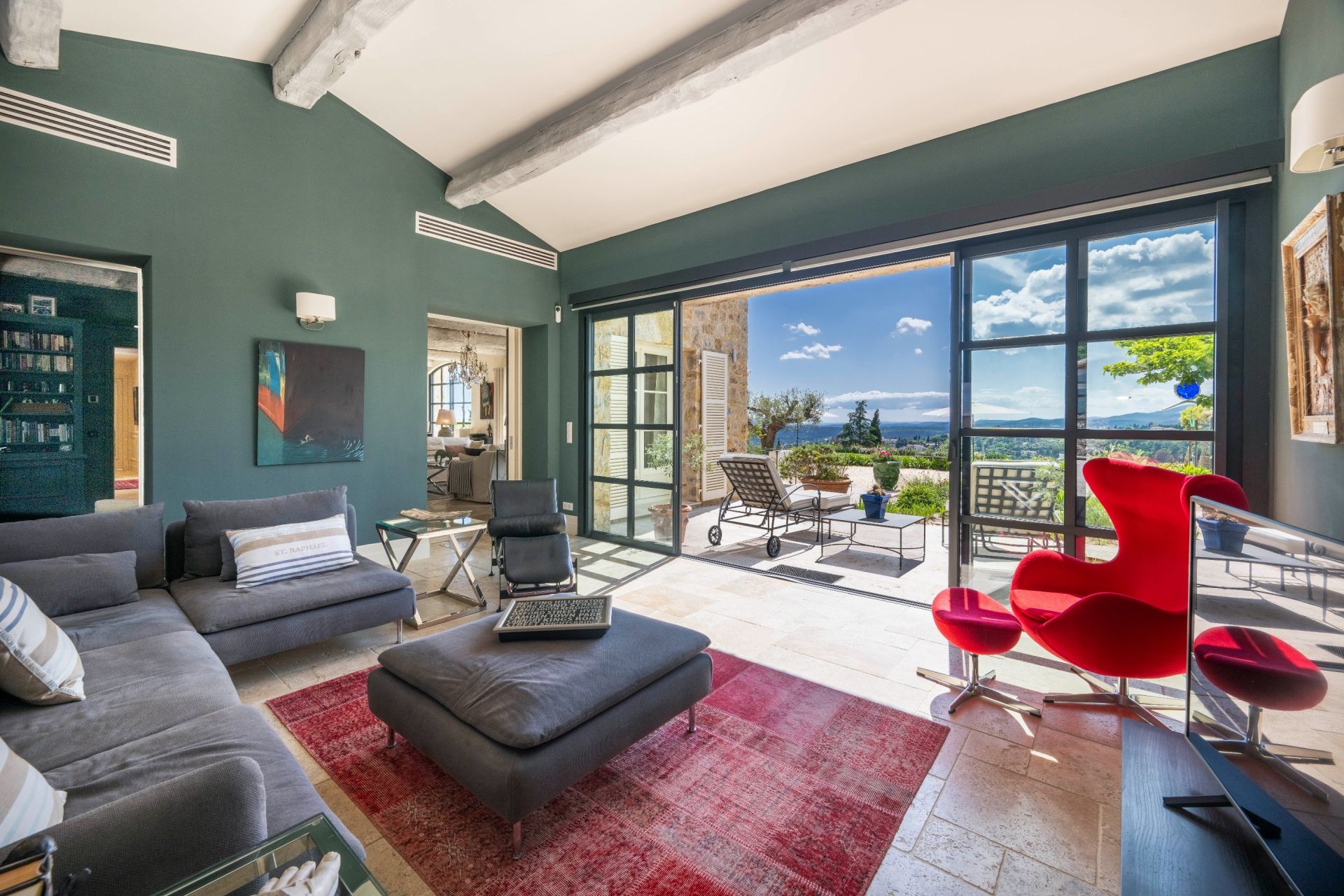 luxury provencale house 8 Rooms for sale on TOURRETTES (83440)