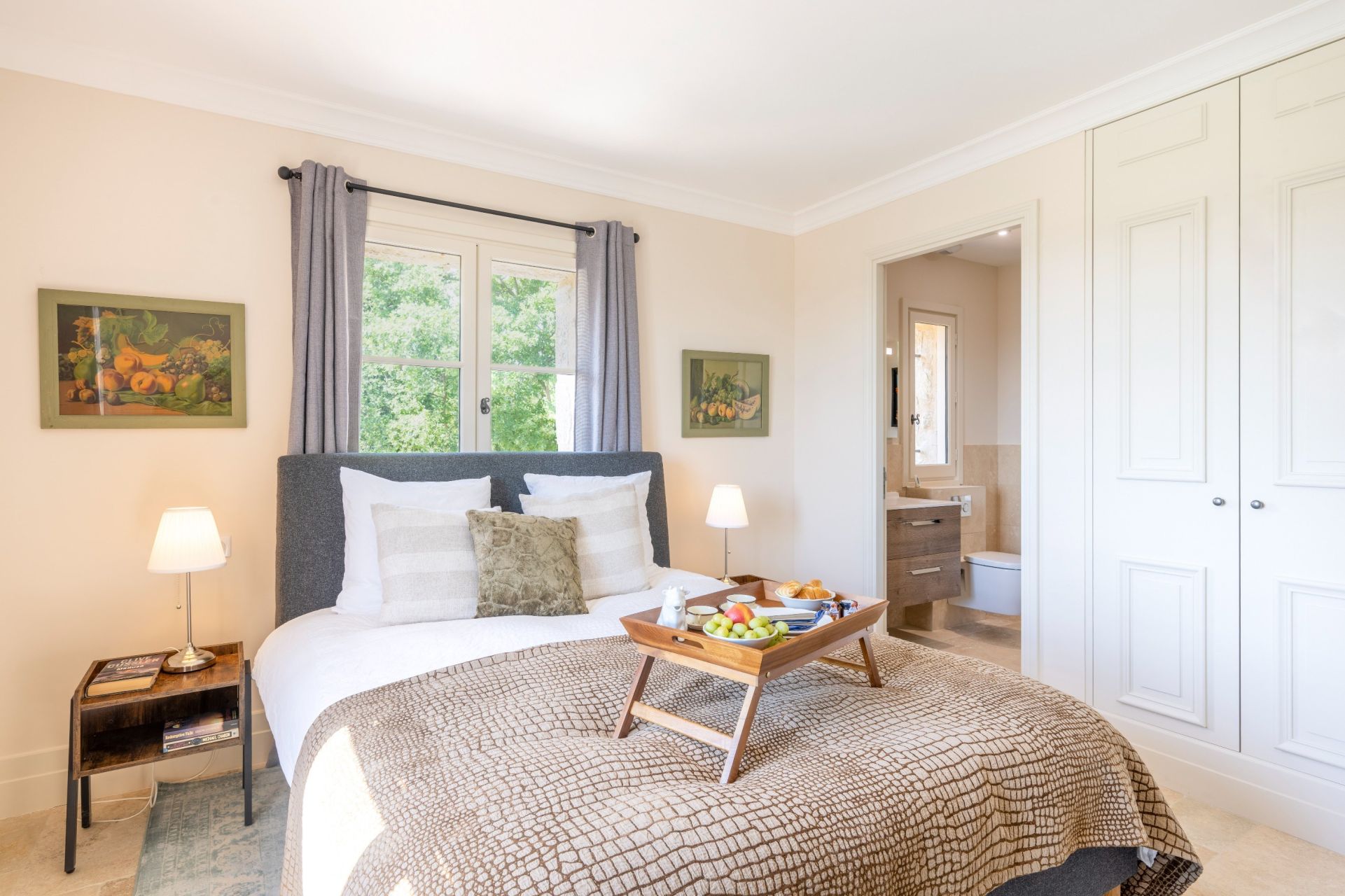 luxury provencale house 8 Rooms for sale on TOURRETTES (83440)