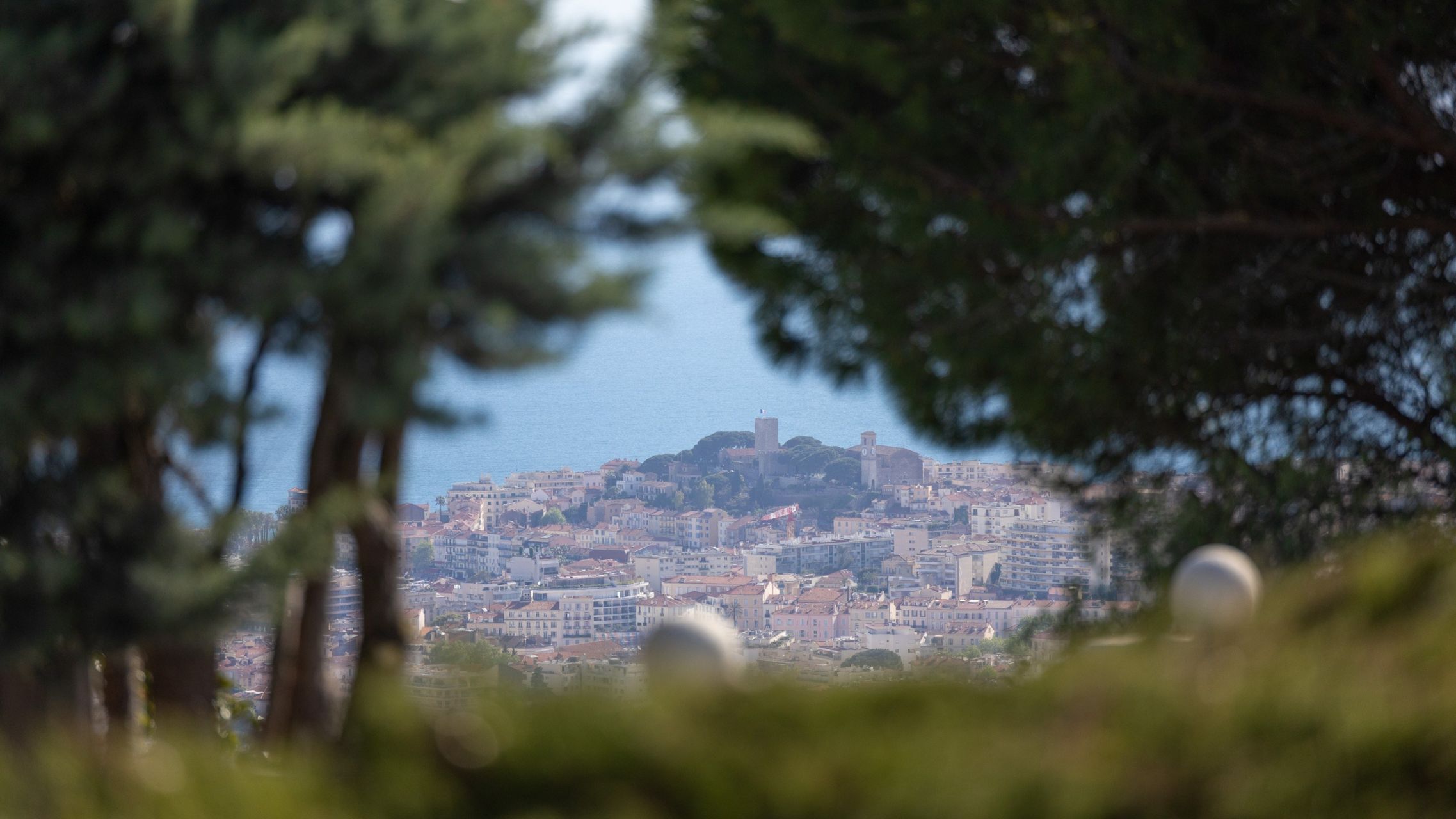 luxury villa 10 Rooms for sale on VALLAURIS (06220)