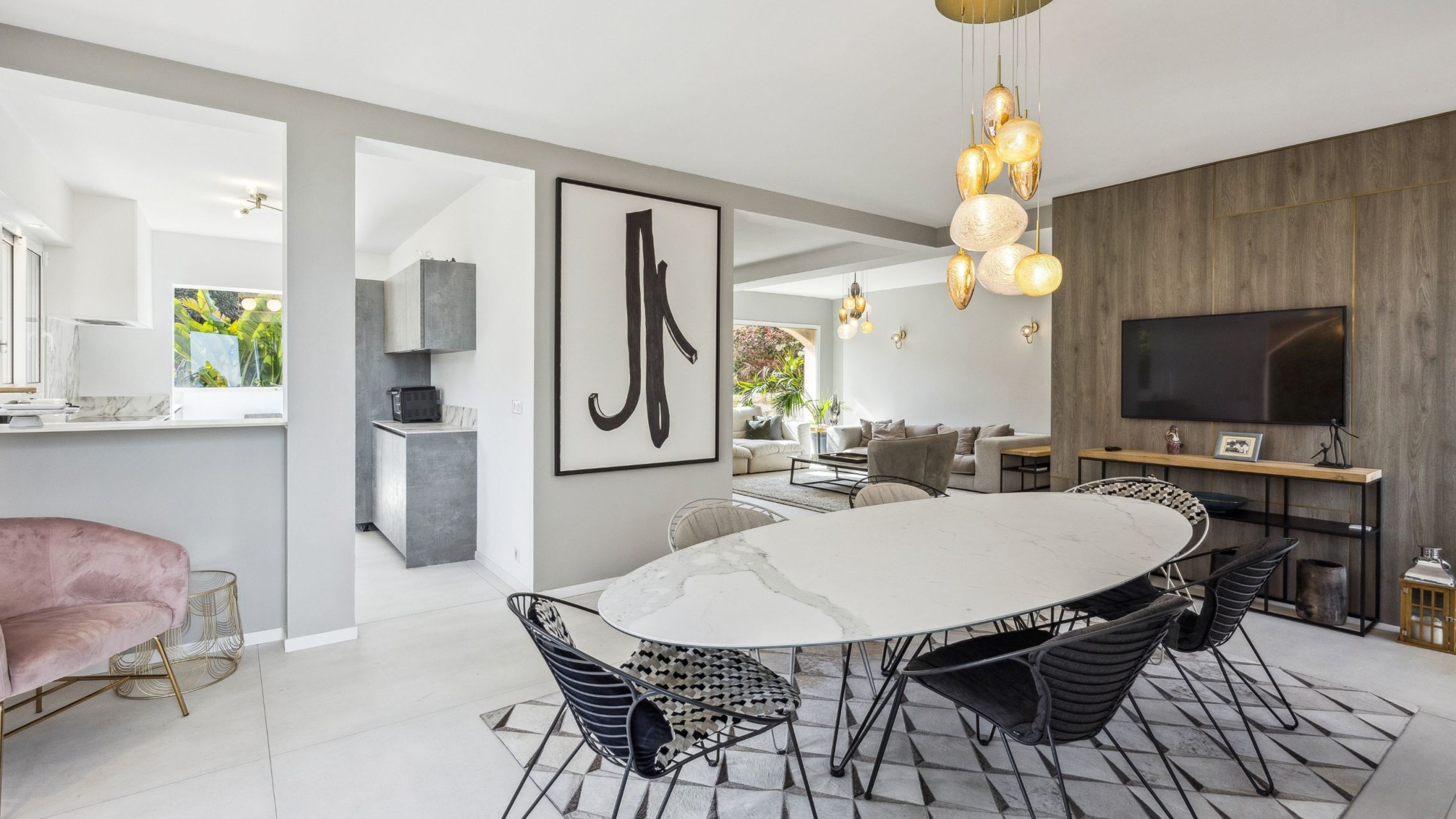 luxury villa 10 Rooms for sale on VALLAURIS (06220)