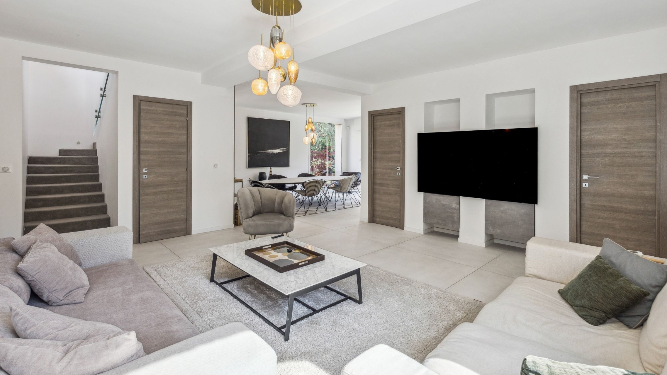 luxury villa 10 Rooms for sale on VALLAURIS (06220)