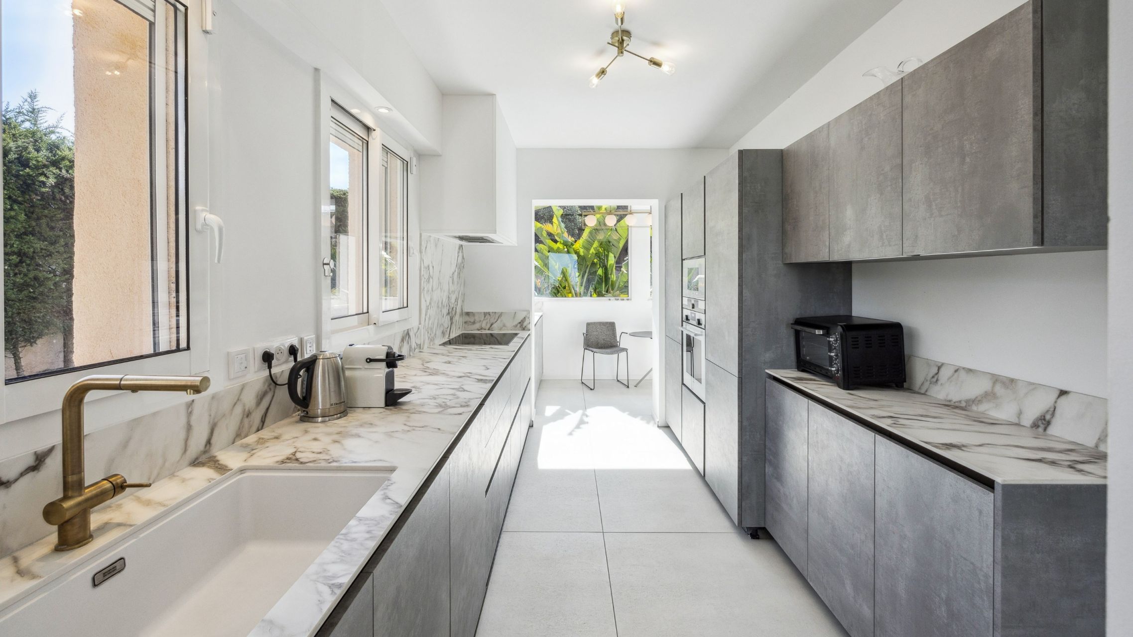 luxury villa 10 Rooms for sale on VALLAURIS (06220)