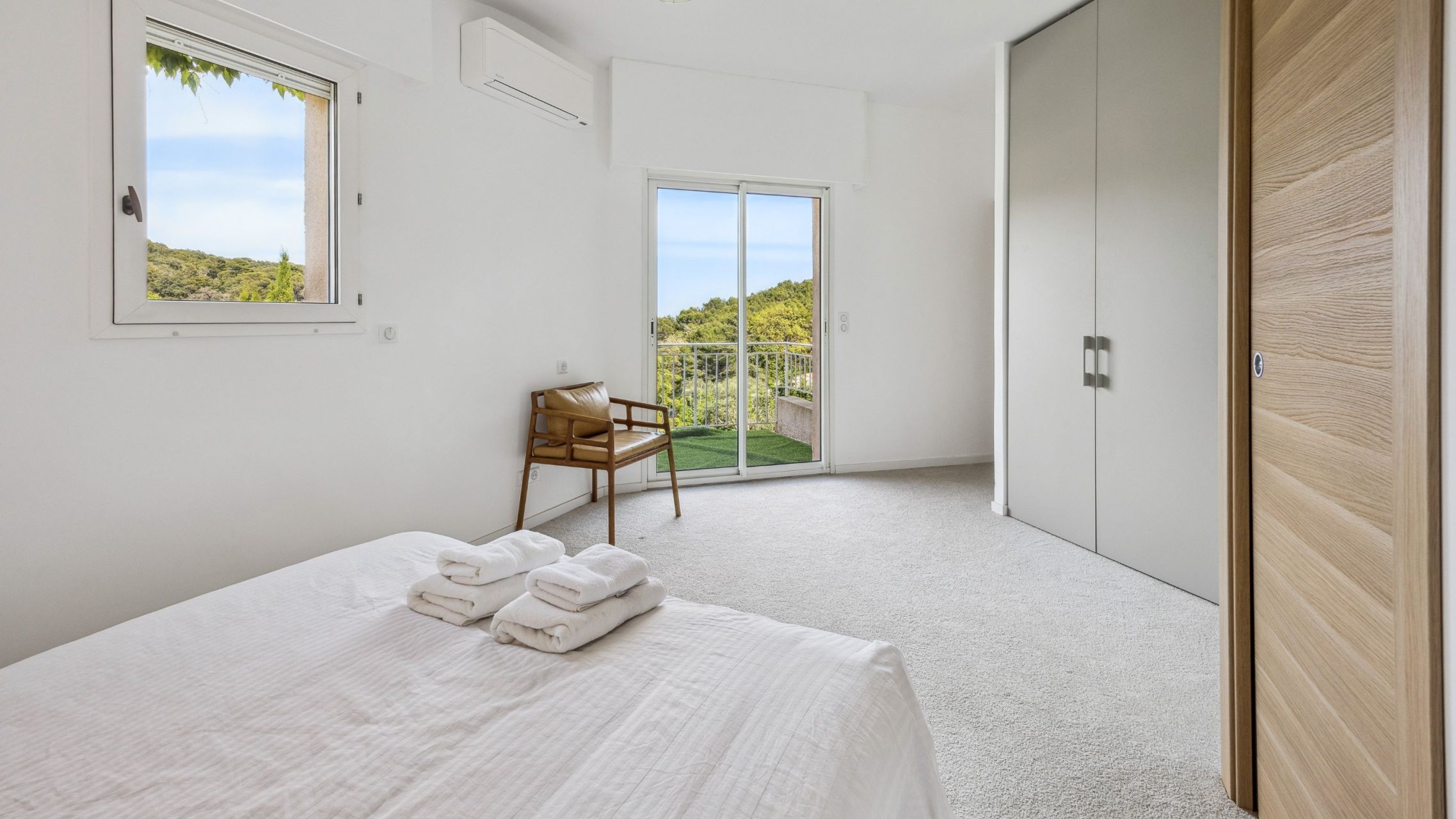 luxury villa 10 Rooms for sale on VALLAURIS (06220)