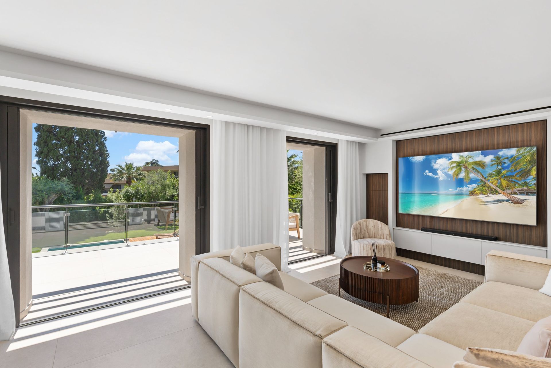 luxury villa 8 Rooms for sale on CANNES (06400)