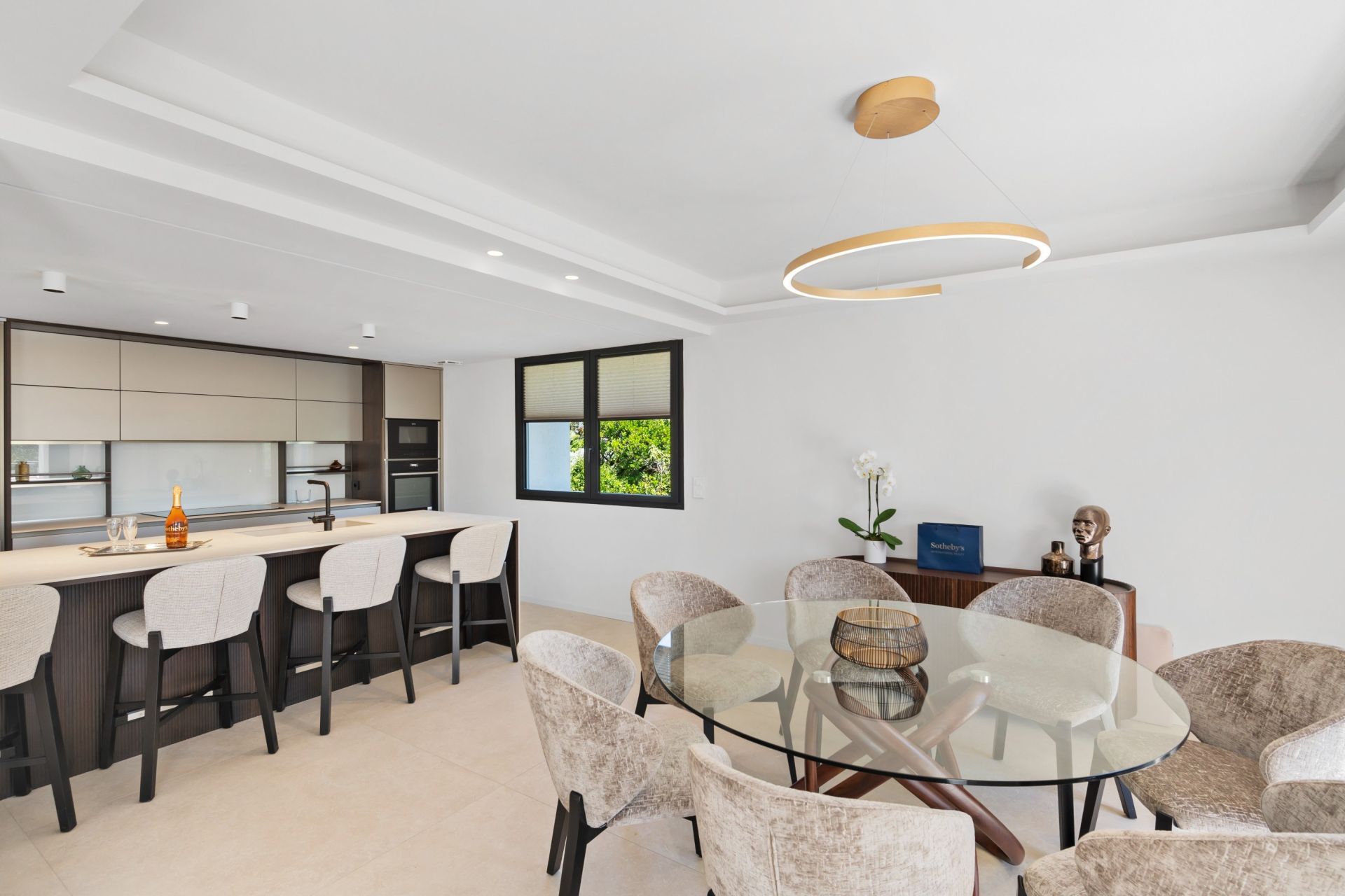 luxury villa 8 Rooms for sale on CANNES (06400)