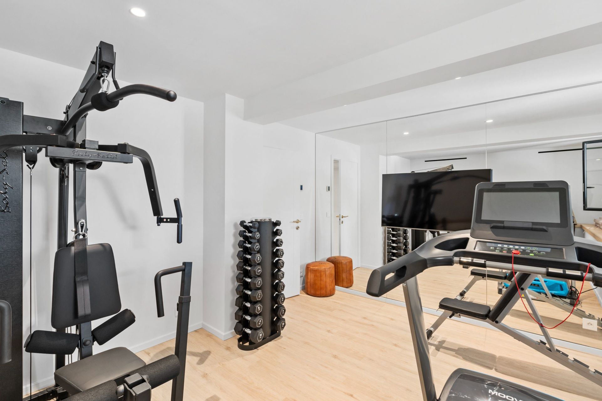 luxury villa 8 Rooms for sale on CANNES (06400)