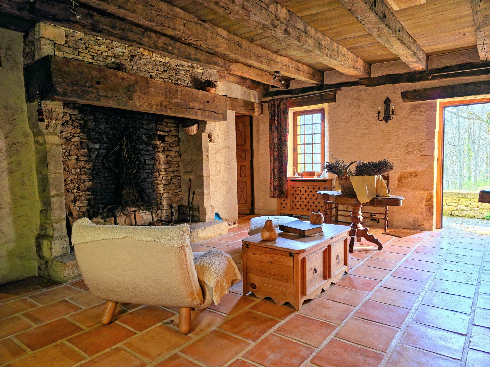 luxury house 8 Rooms for sale on LAVAUR (24550)