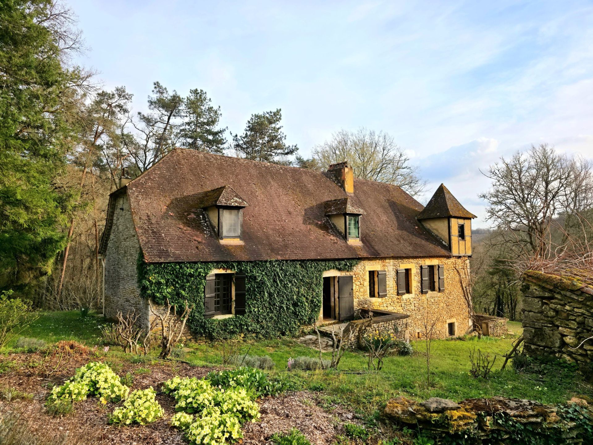 luxury house 8 Rooms for sale on LAVAUR (24550)