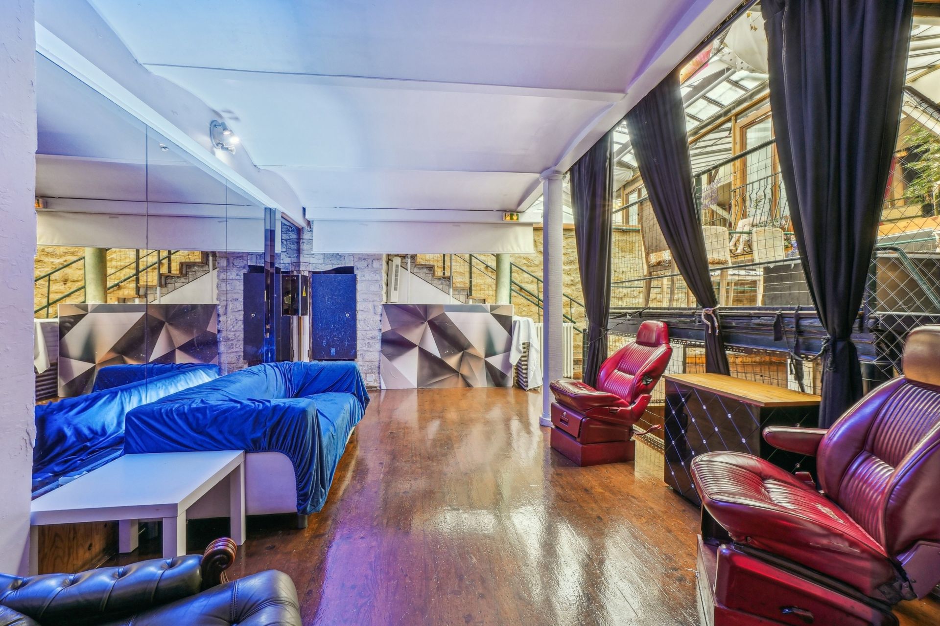 luxury loft 5 Rooms for sale on PARIS (75011)