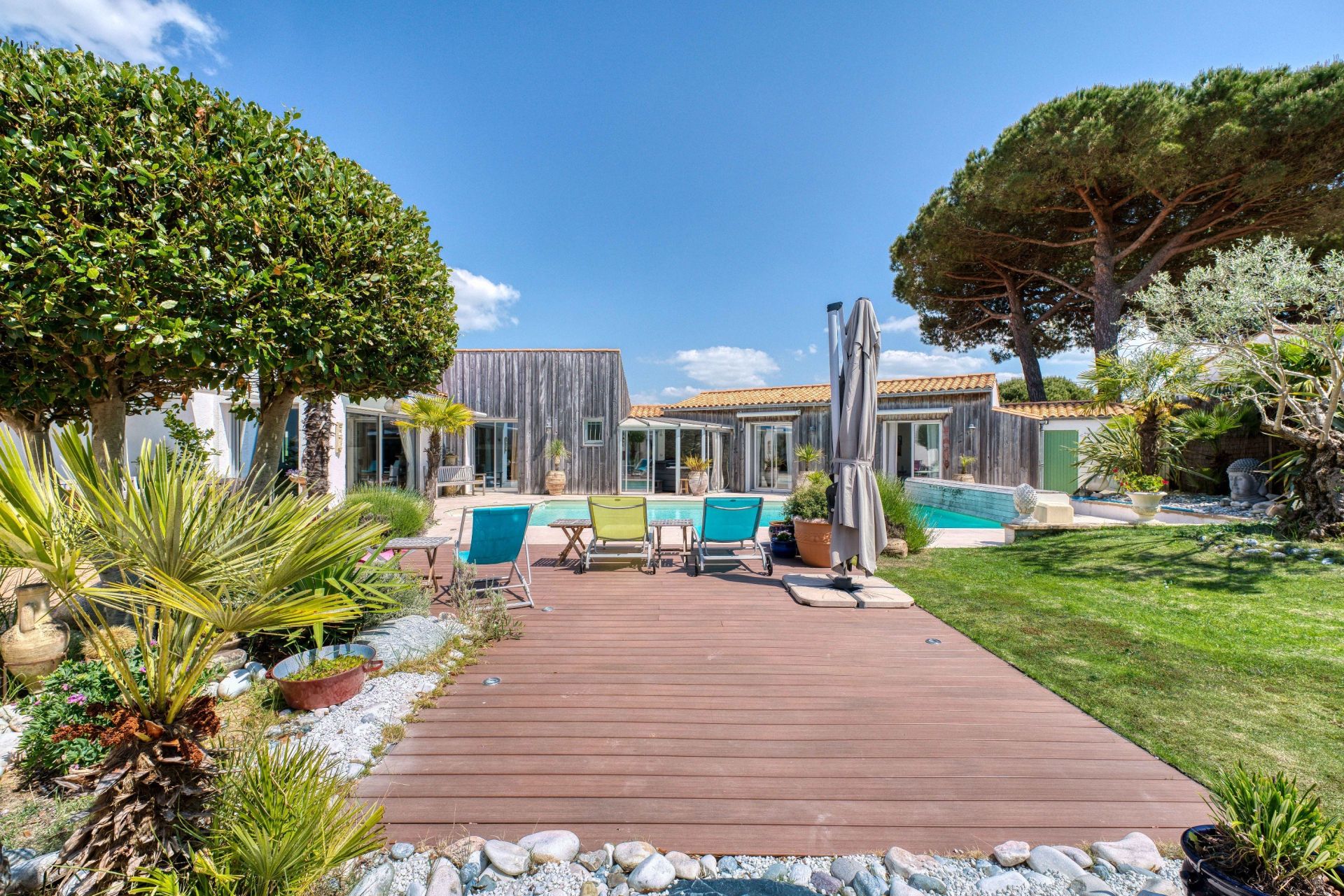 luxury house 10 Rooms for sale on LE BOIS PLAGE EN RE (17580)