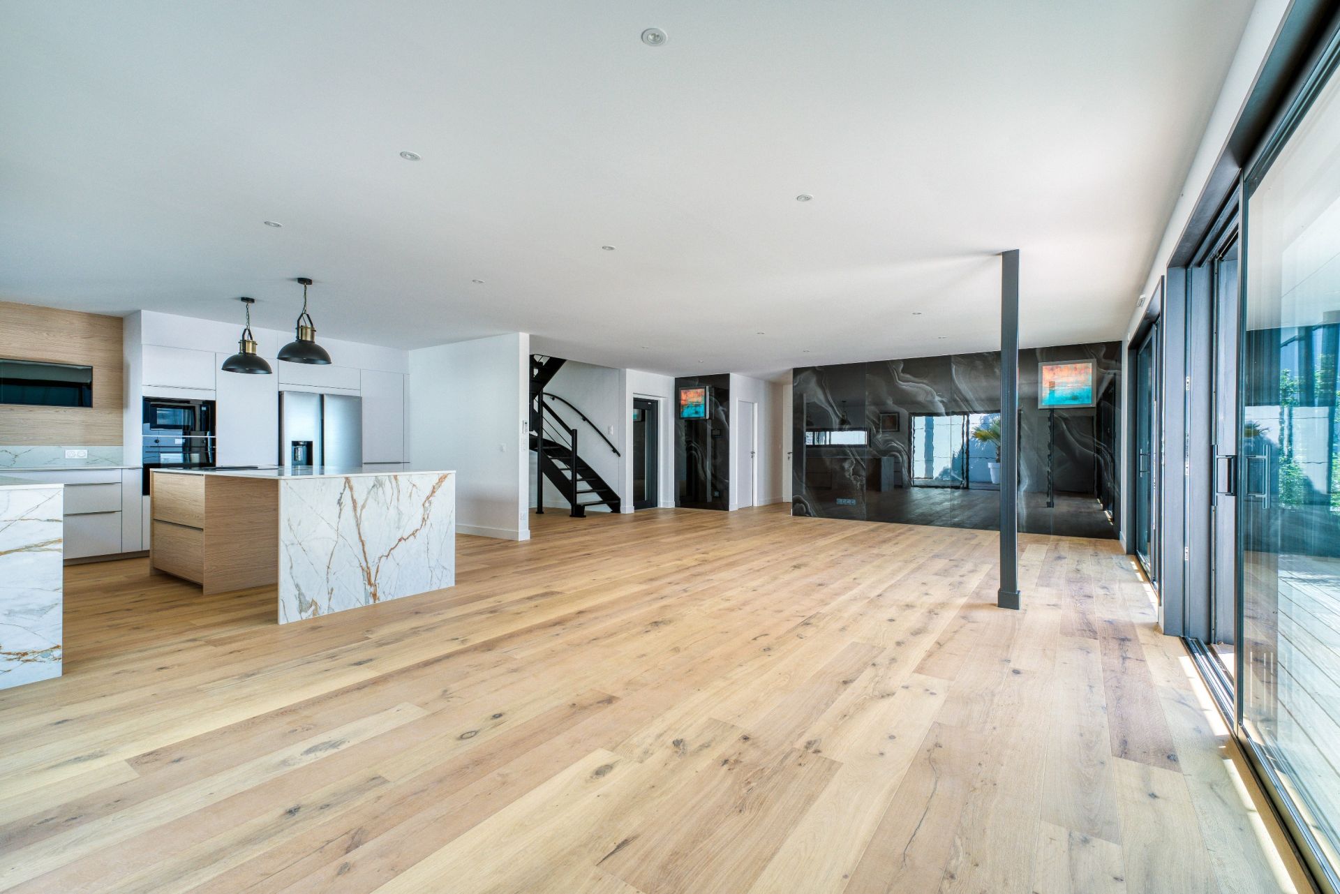 luxury house 6 Rooms for sale on VAUX SUR MER (17640)