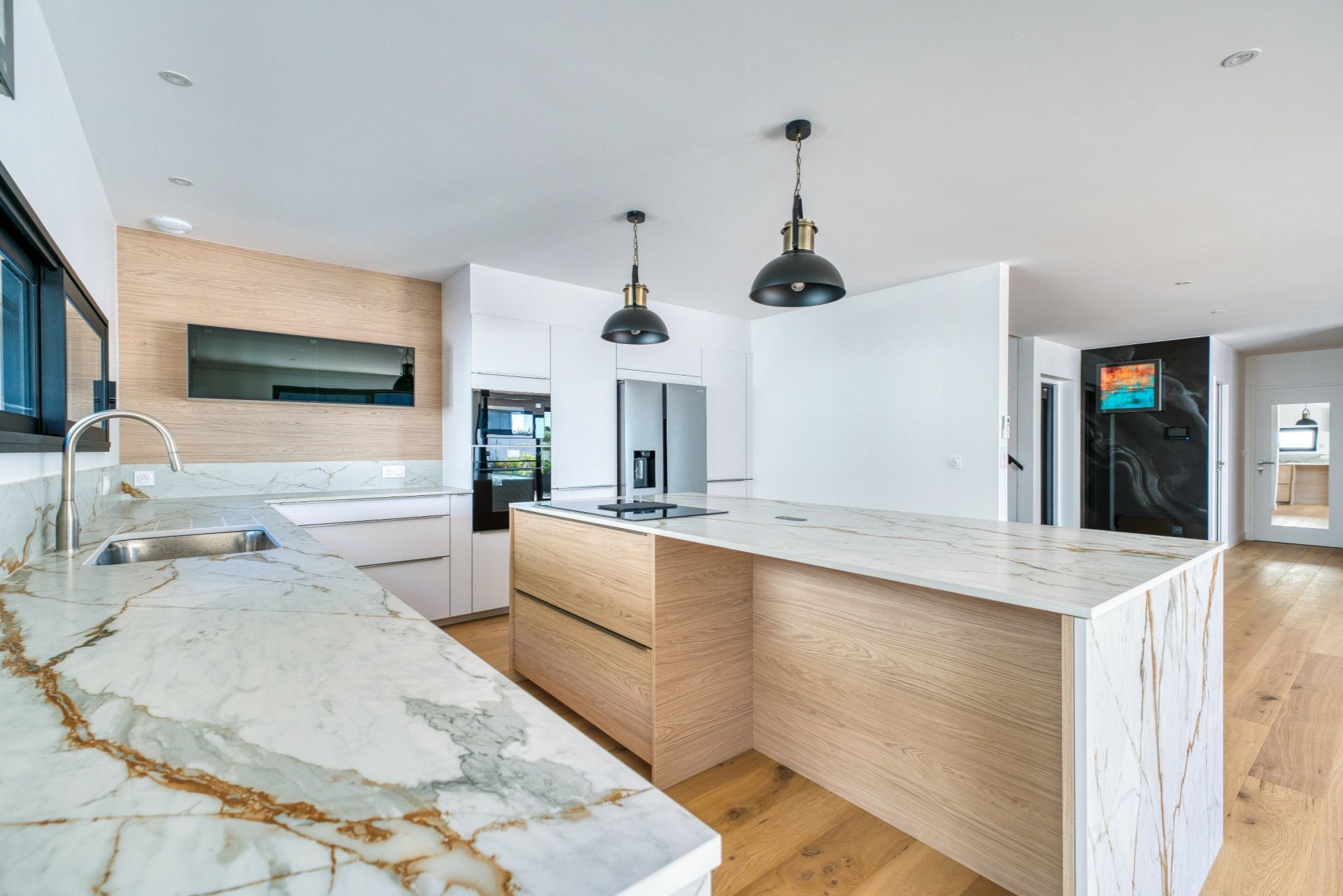 luxury house 6 Rooms for sale on VAUX SUR MER (17640)