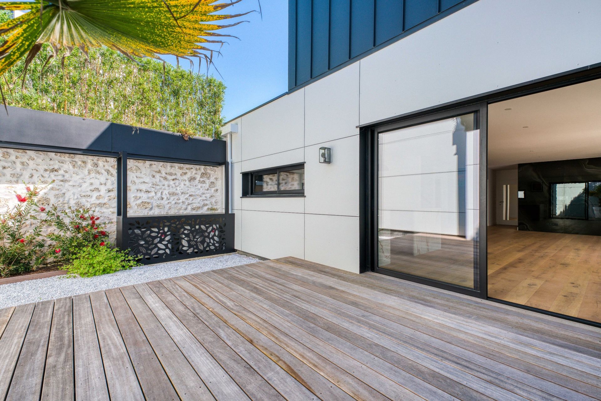 luxury house 6 Rooms for sale on VAUX SUR MER (17640)