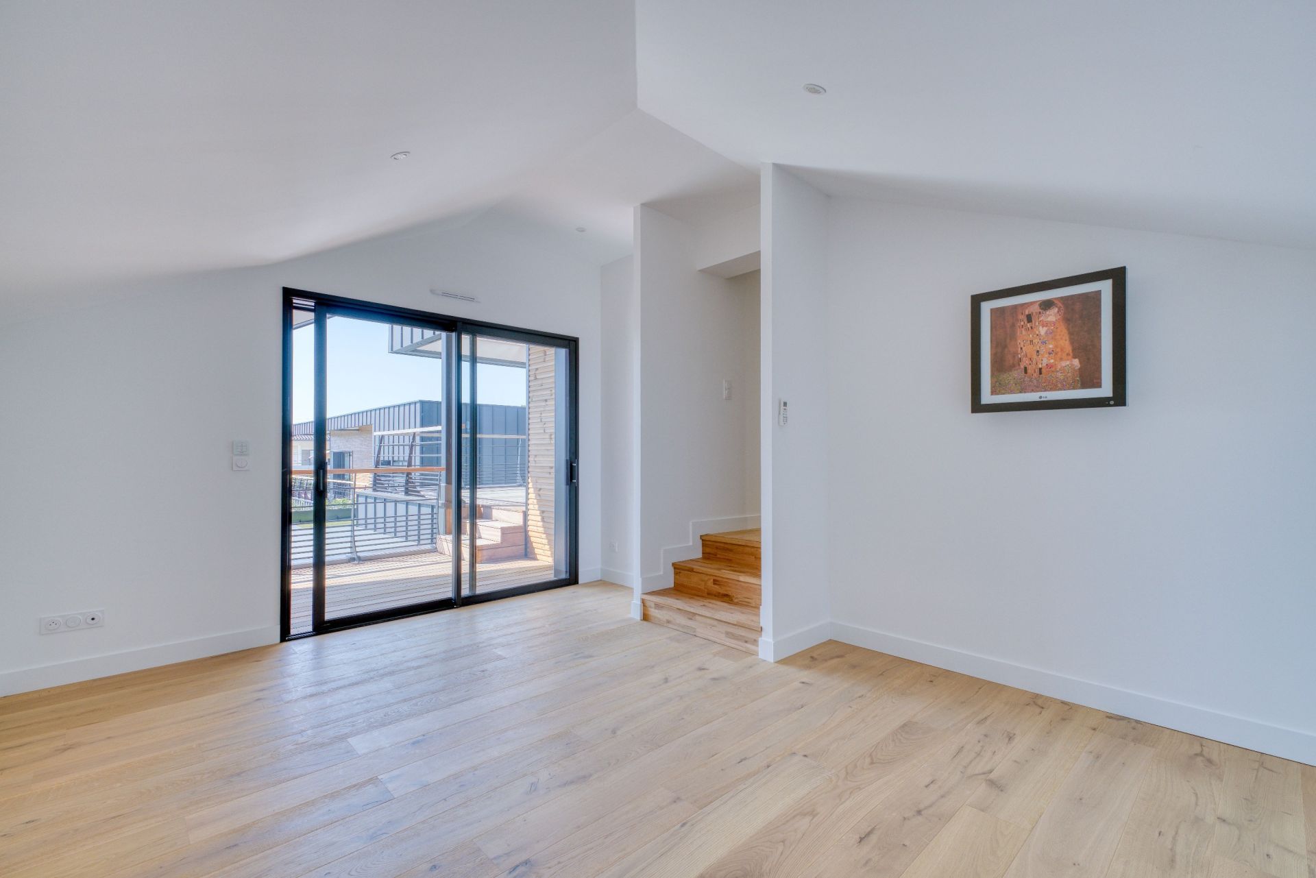 luxury house 6 Rooms for sale on VAUX SUR MER (17640)