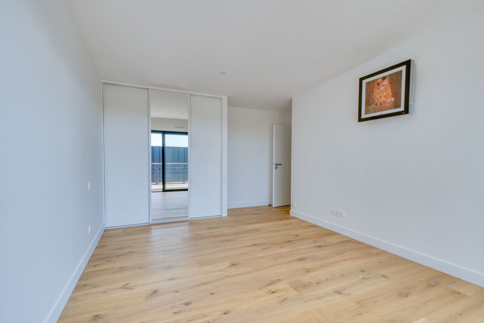 luxury house 6 Rooms for sale on VAUX SUR MER (17640)