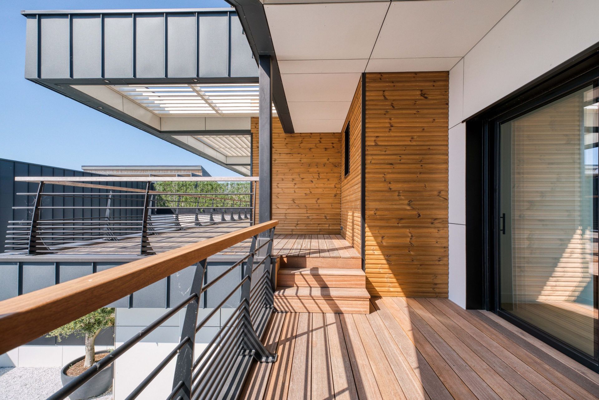 luxury house 6 Rooms for sale on VAUX SUR MER (17640)