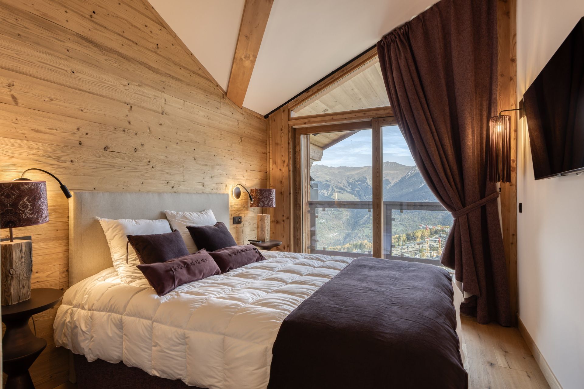 luxury apartment 5 Rooms for sale on COURCHEVEL (73120)