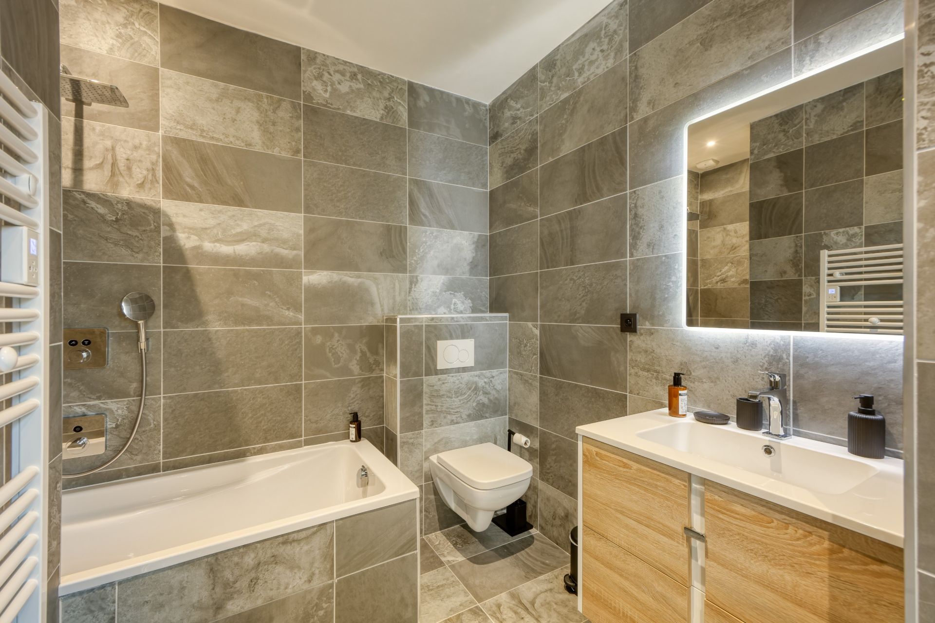 luxury apartment 5 Rooms for sale on COURCHEVEL (73120)