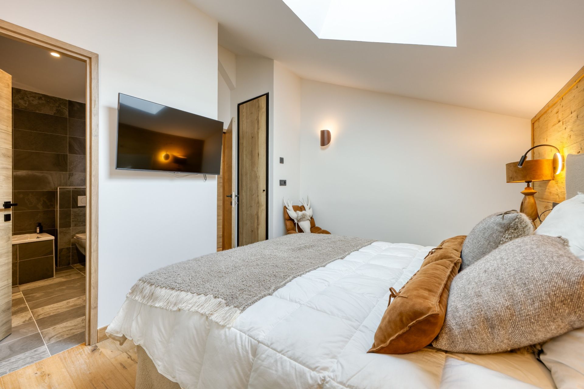 luxury apartment 5 Rooms for sale on COURCHEVEL (73120)