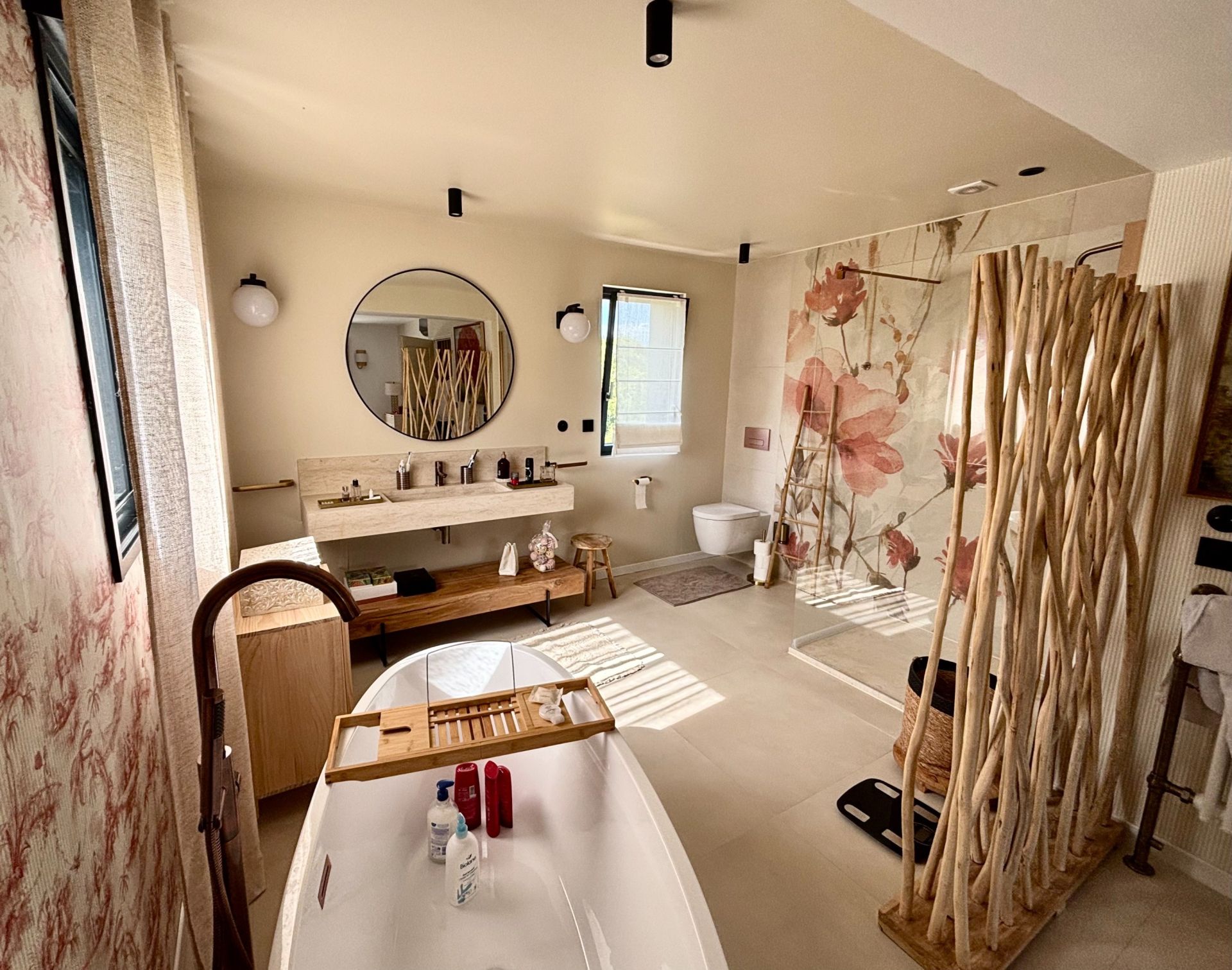 luxury house 6 Rooms for sale on PONT L EVEQUE (14130)