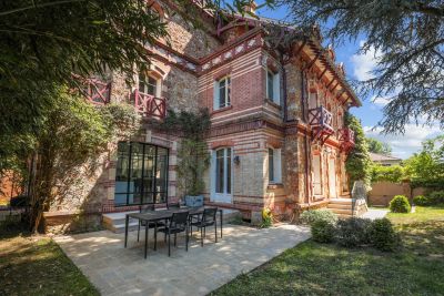 Sale Luxury house Vaucresson 8 Rooms 292 m²