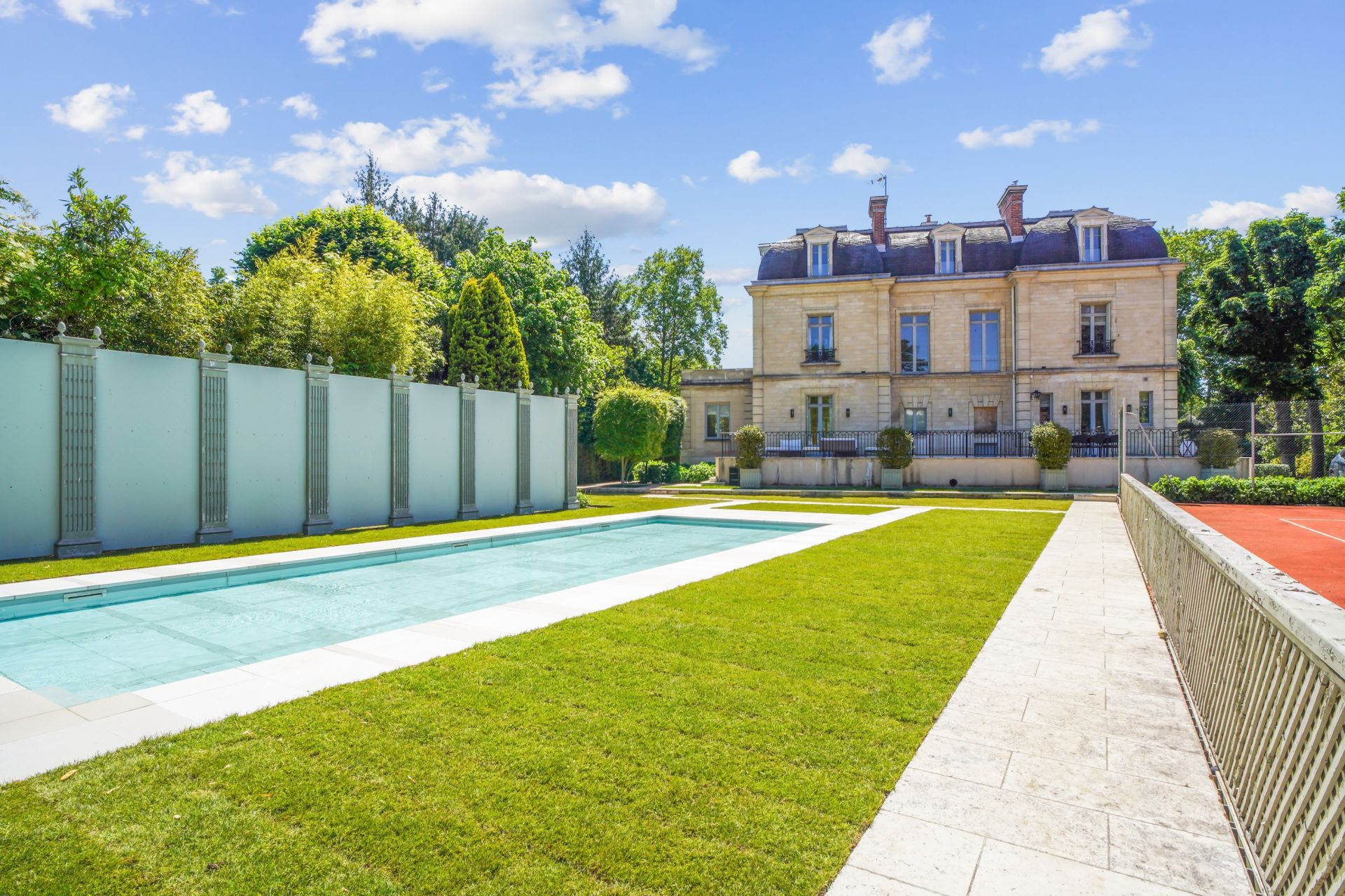 luxury house 12 Rooms for sale on LE VESINET (78110)