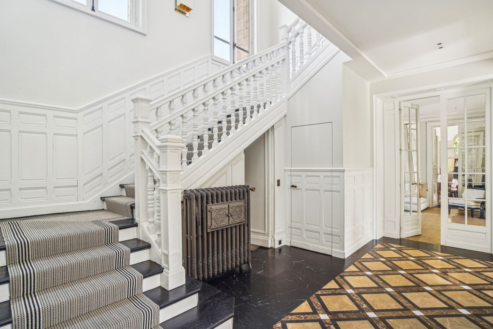 luxury house 12 Rooms for sale on LE VESINET (78110)