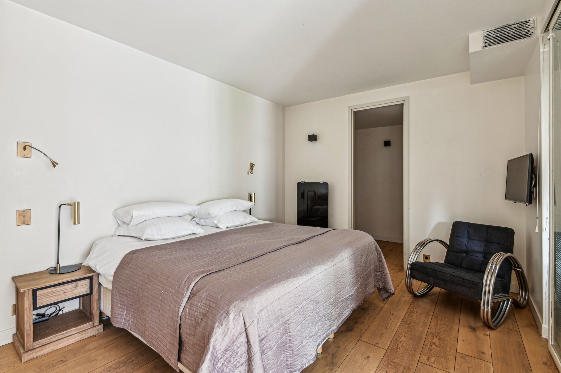 luxury apartment 2 Rooms for sale on PARIS (75016)