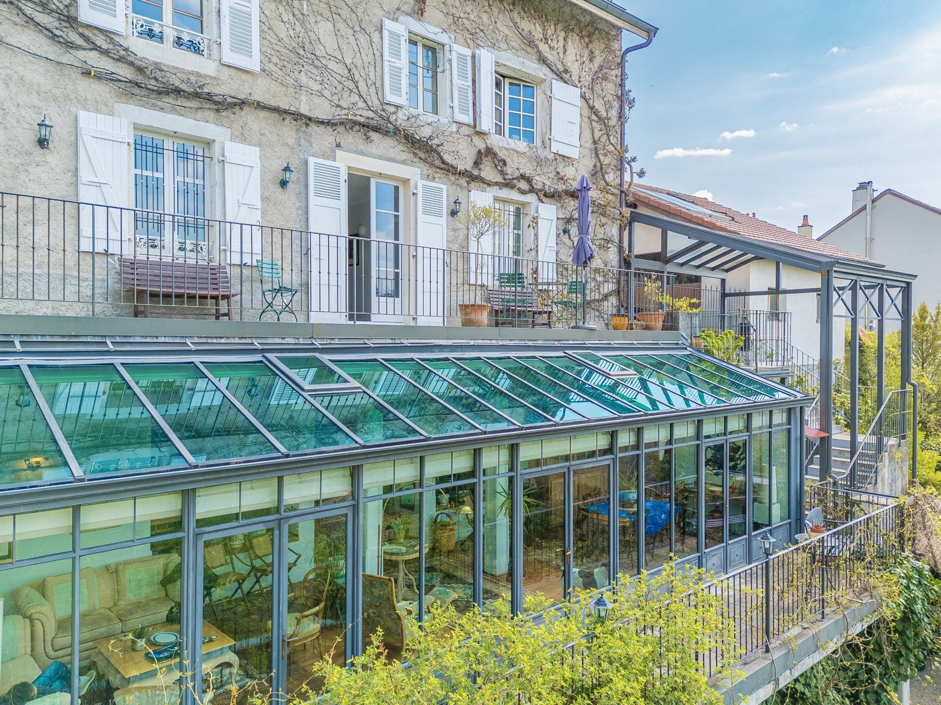 townhouse 12 Rooms for sale on GEX (01170)