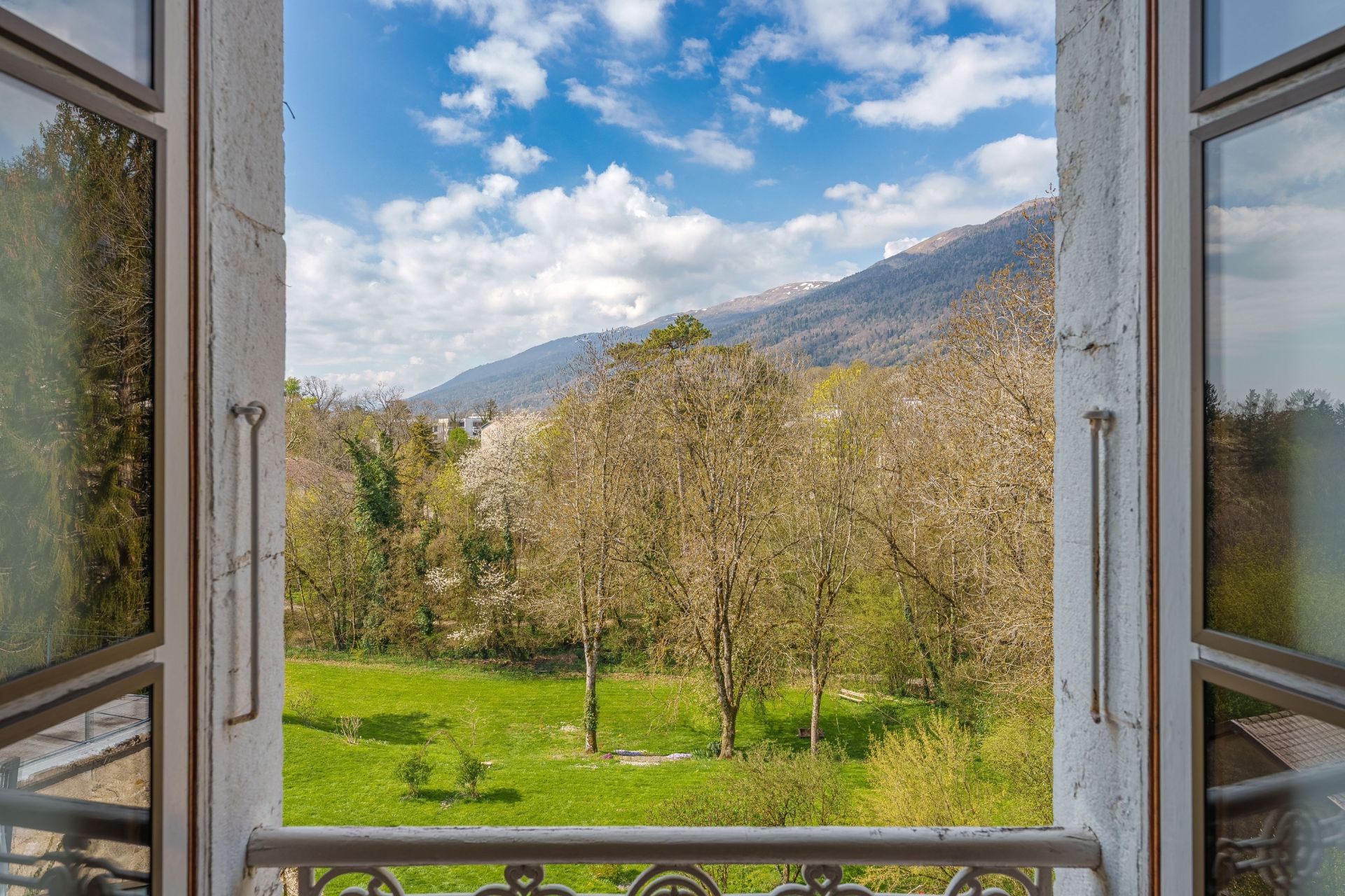 maison de ville 12 Pièces en vente sur GEX (01170)