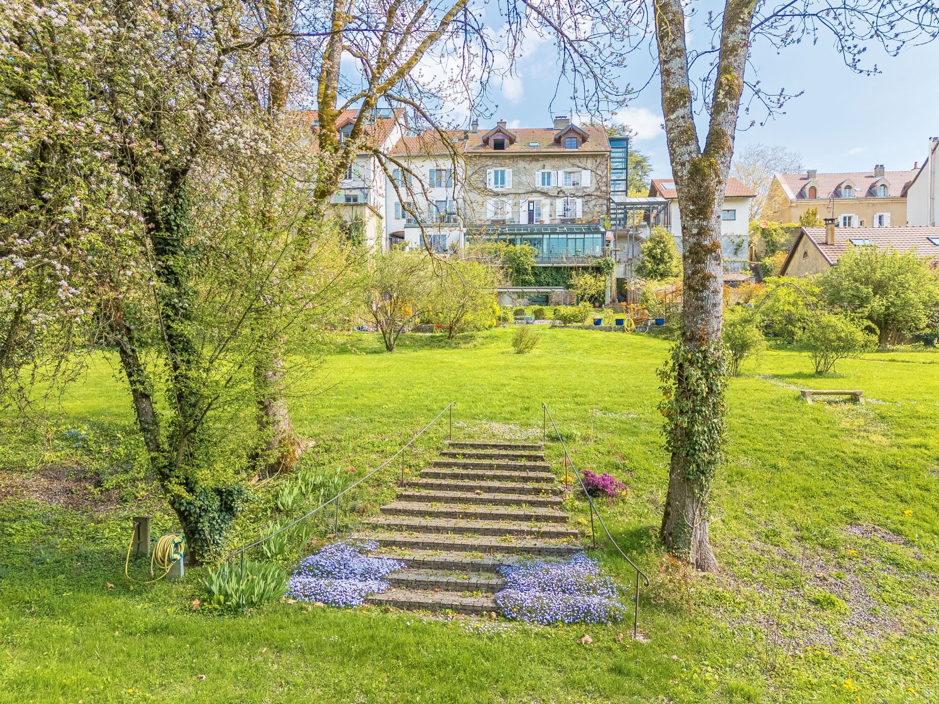 maison de ville 12 Pièces en vente sur GEX (01170)