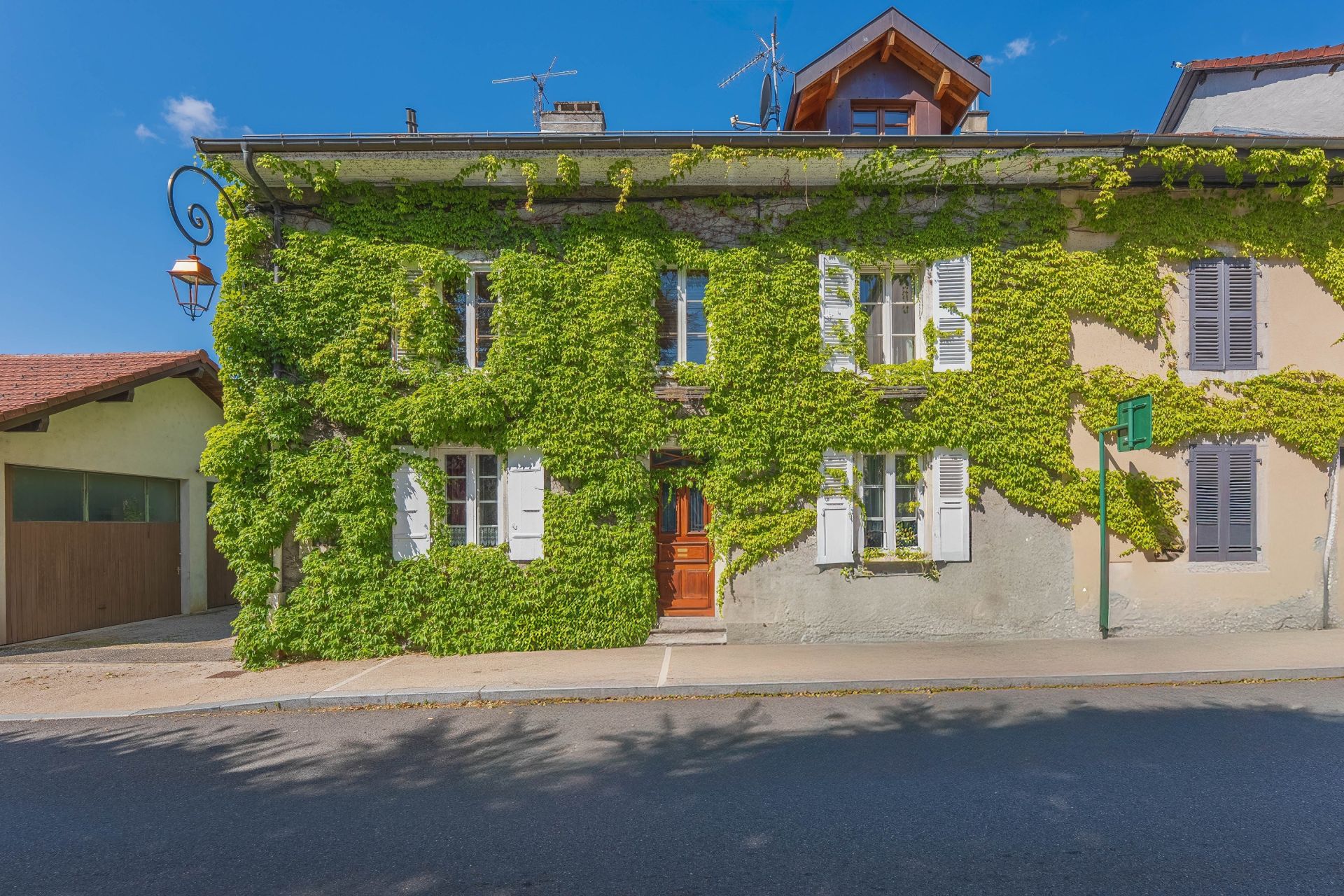maison de ville 12 Pièces en vente sur GEX (01170)