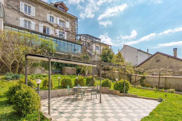 maison de ville 12 Pièces en vente sur GEX (01170)