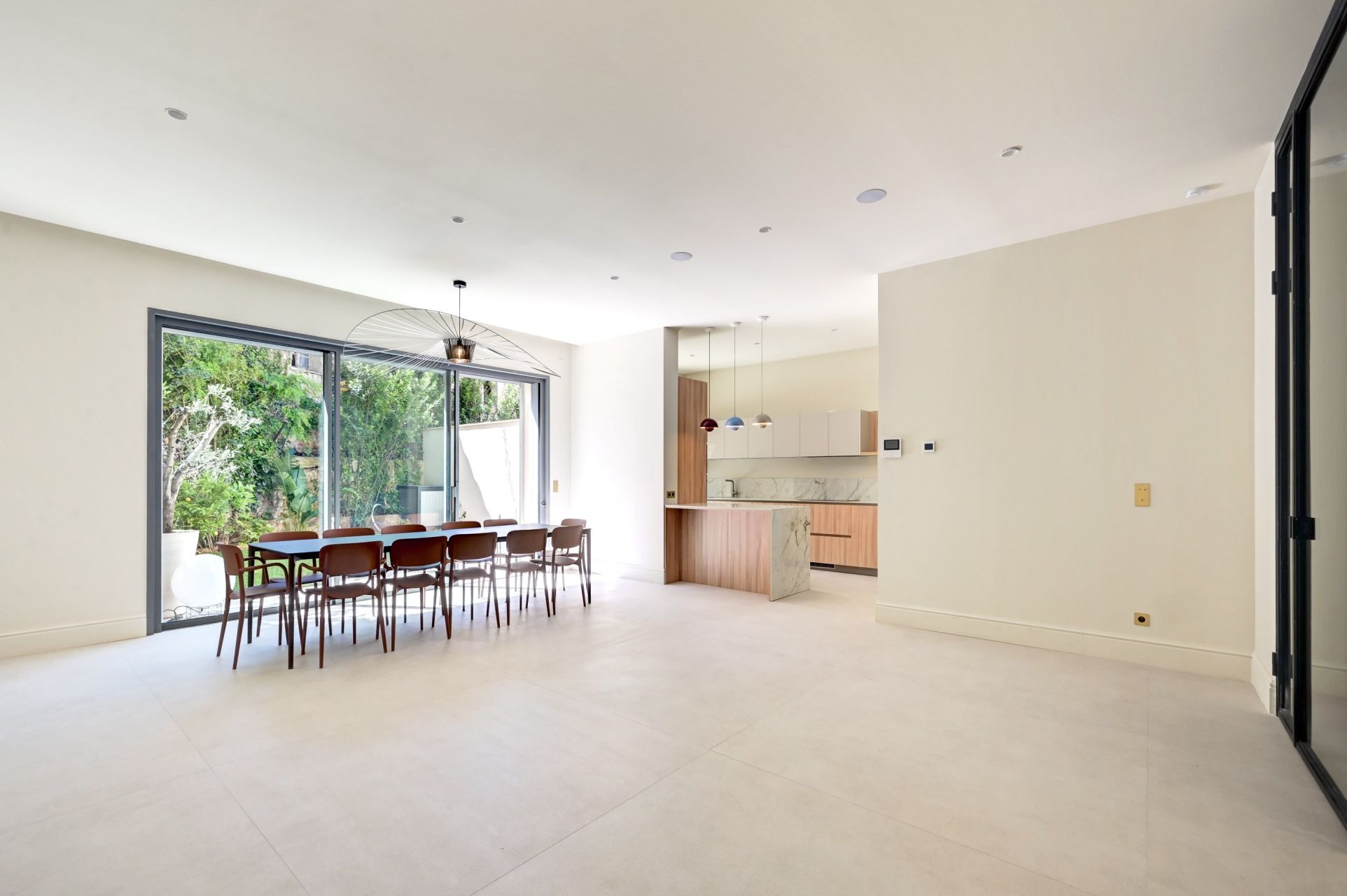 luxury house 6 Rooms for sale on AIX EN PROVENCE (13100)