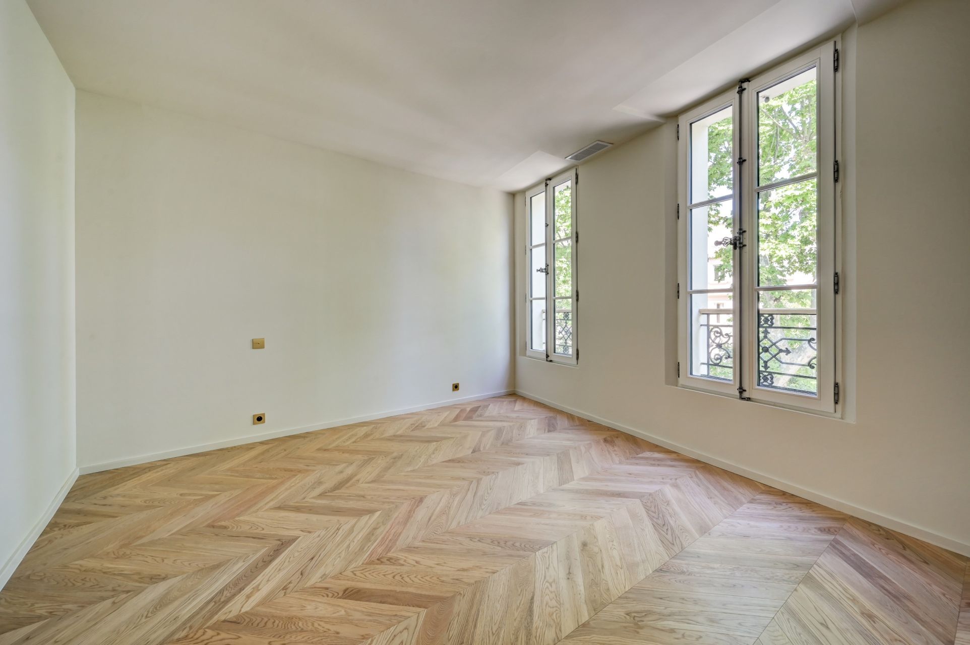 luxury house 6 Rooms for sale on AIX EN PROVENCE (13100)