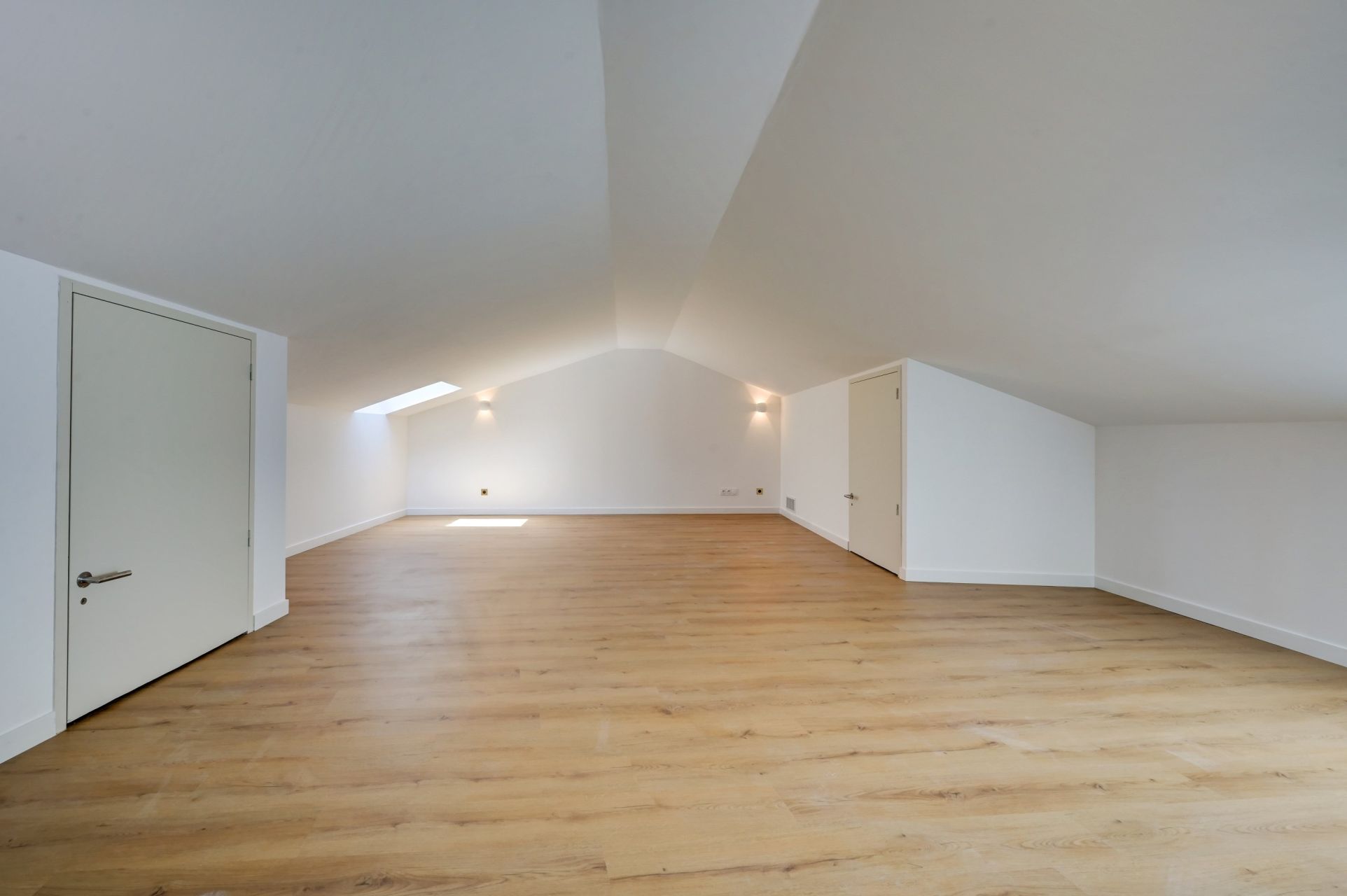 luxury house 6 Rooms for sale on AIX EN PROVENCE (13100)