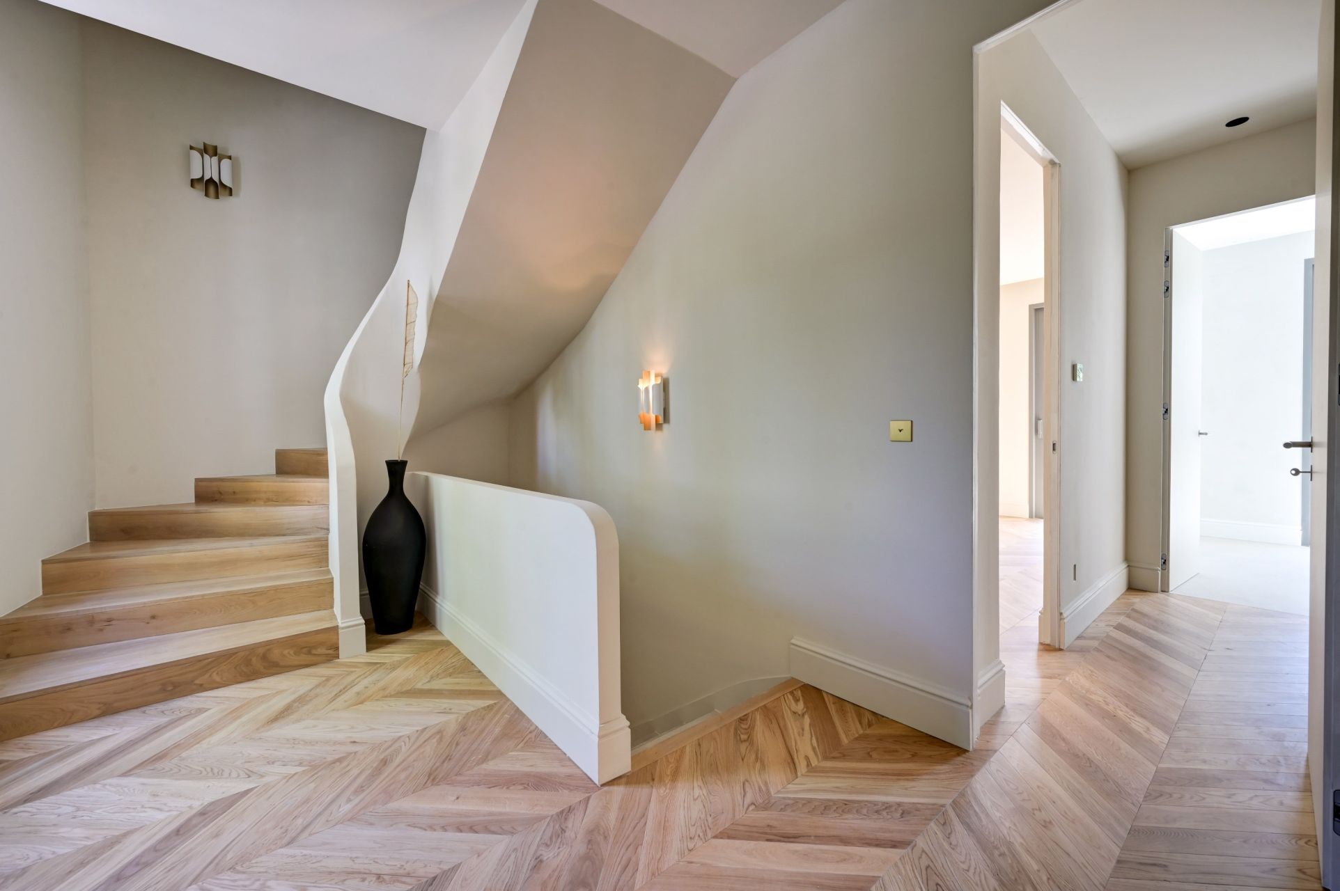 luxury house 6 Rooms for sale on AIX EN PROVENCE (13100)