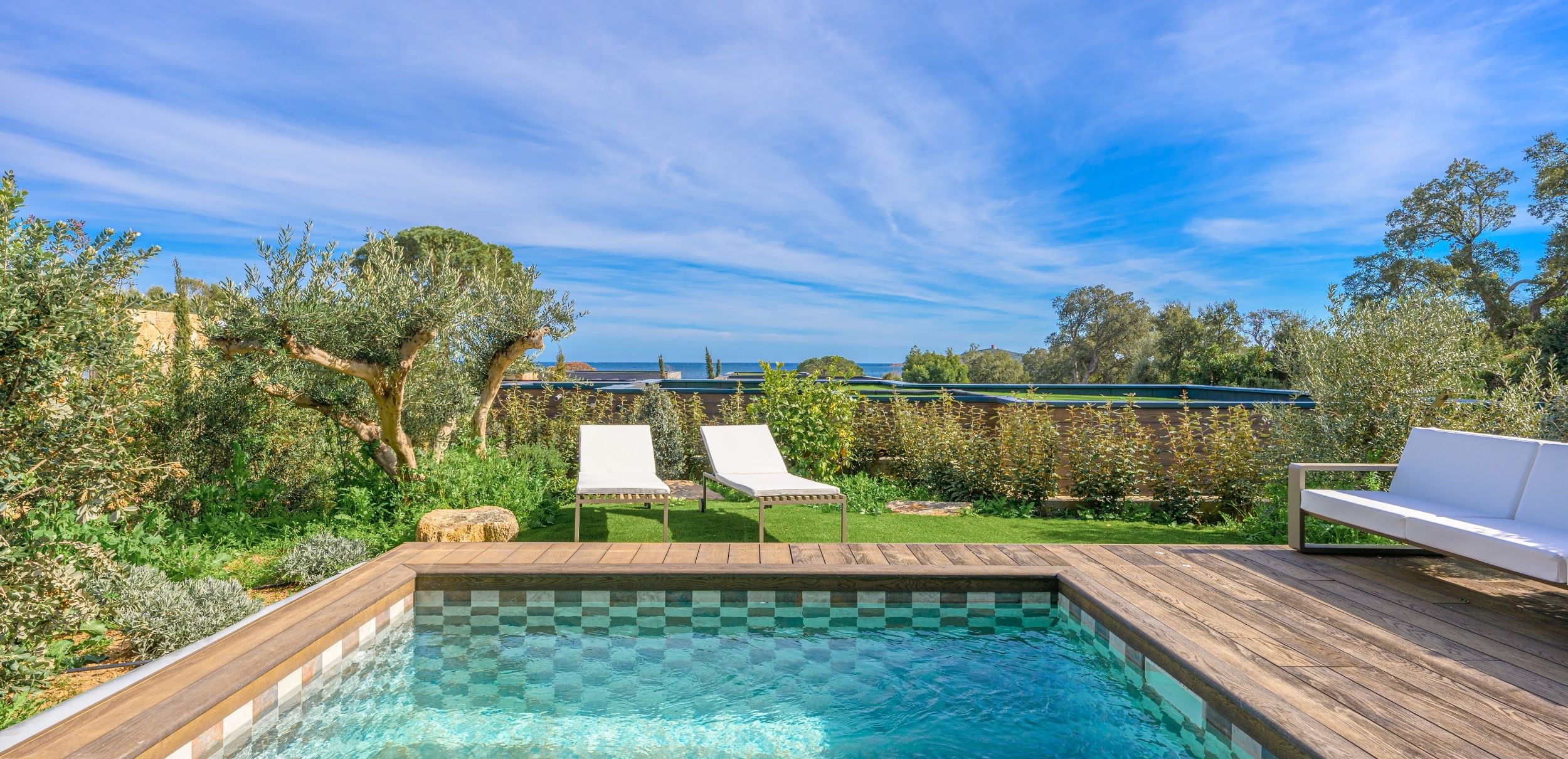 hôtel particulier 10 Pièces en location saisonnière sur STE LUCIE DE PORTO VECCHIO (20144)