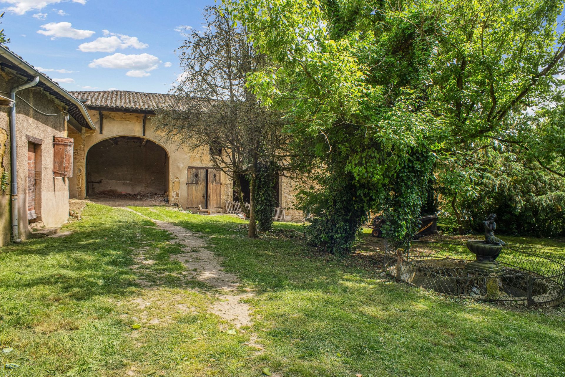 maison de luxe 14 Pièces en vente sur REYRIEUX (01600)
