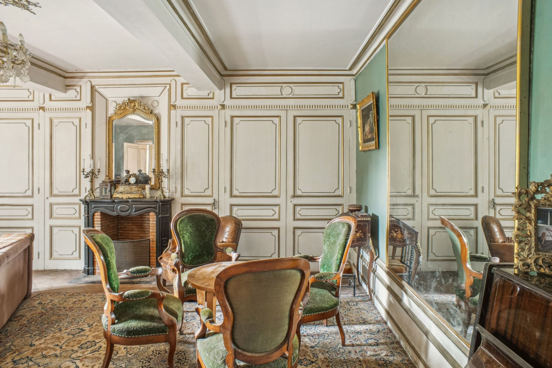 luxury house 14 Rooms for sale on REYRIEUX (01600)