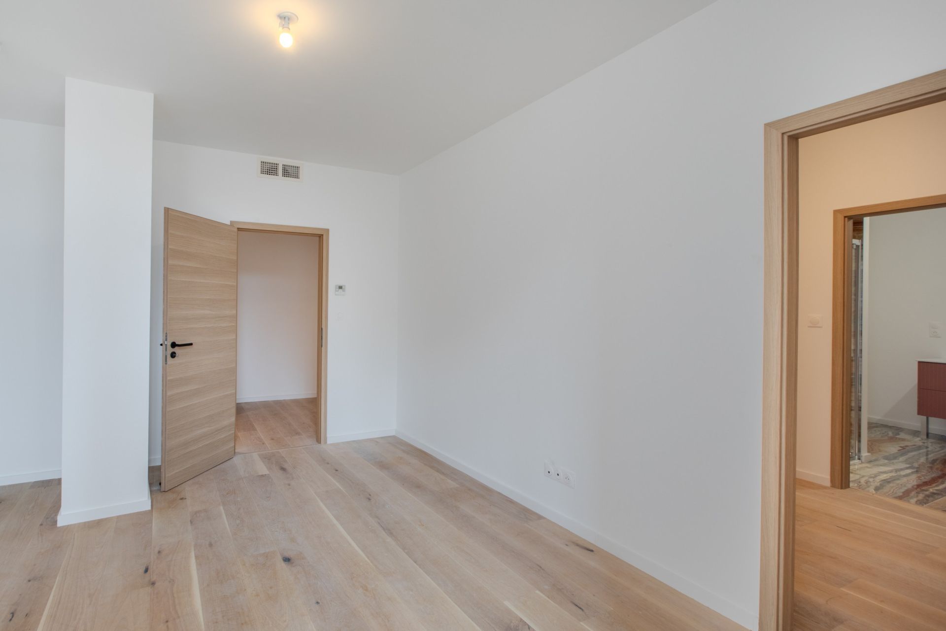 luxury apartment 4 Rooms for sale on BEAUNE (21200)