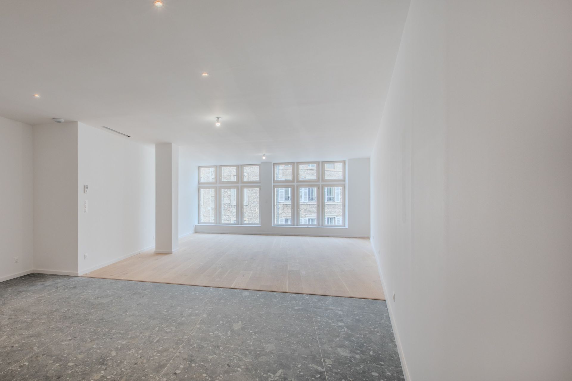 luxury apartment 4 Rooms for sale on BEAUNE (21200)