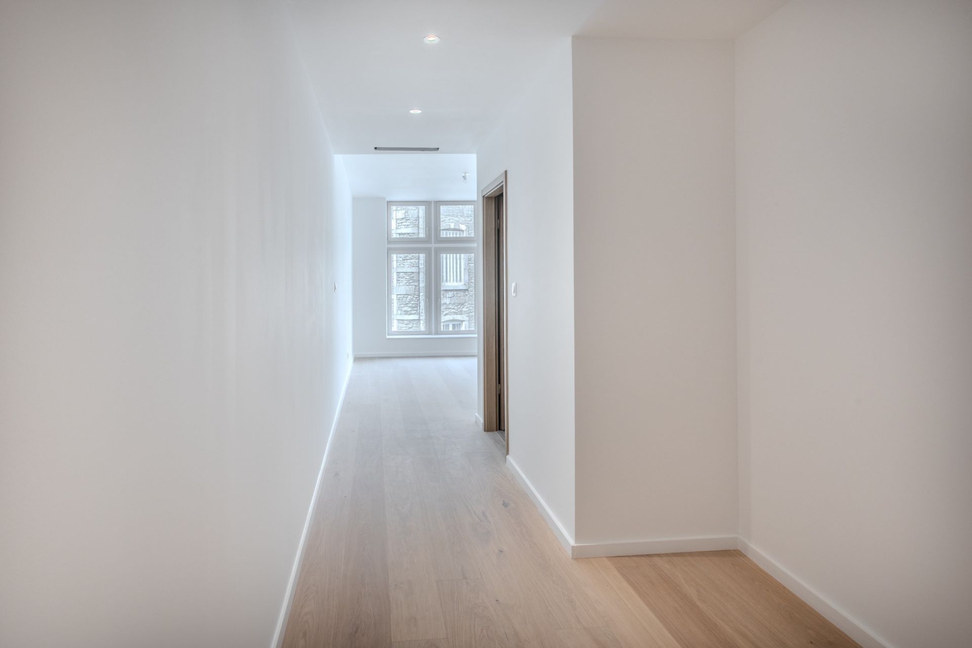 luxury apartment 4 Rooms for sale on BEAUNE (21200)