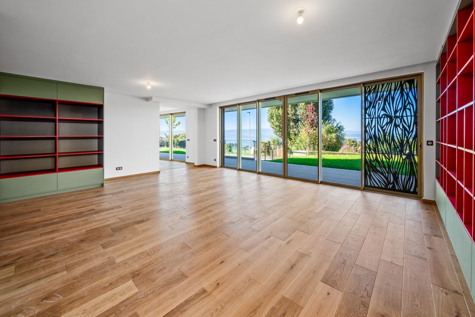 luxury apartment 6 Rooms for sale on EVIAN LES BAINS (74500)