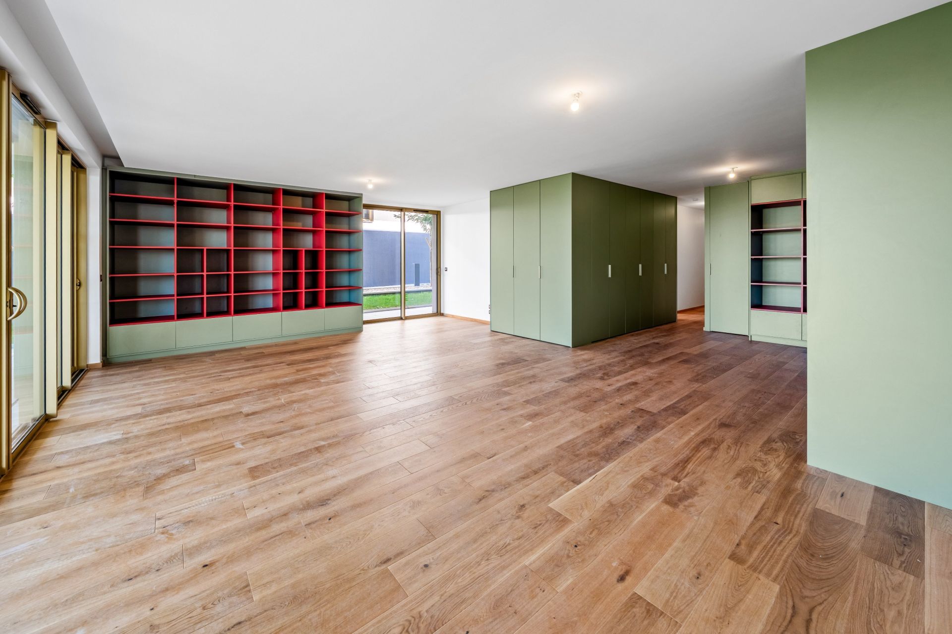luxury apartment 6 Rooms for sale on EVIAN LES BAINS (74500)