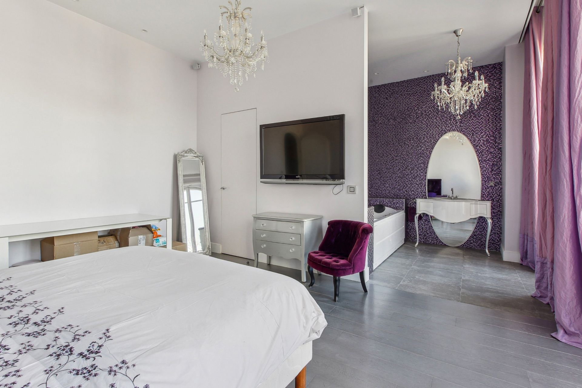 luxury apartment 7 Rooms for sale on PARIS (75116)