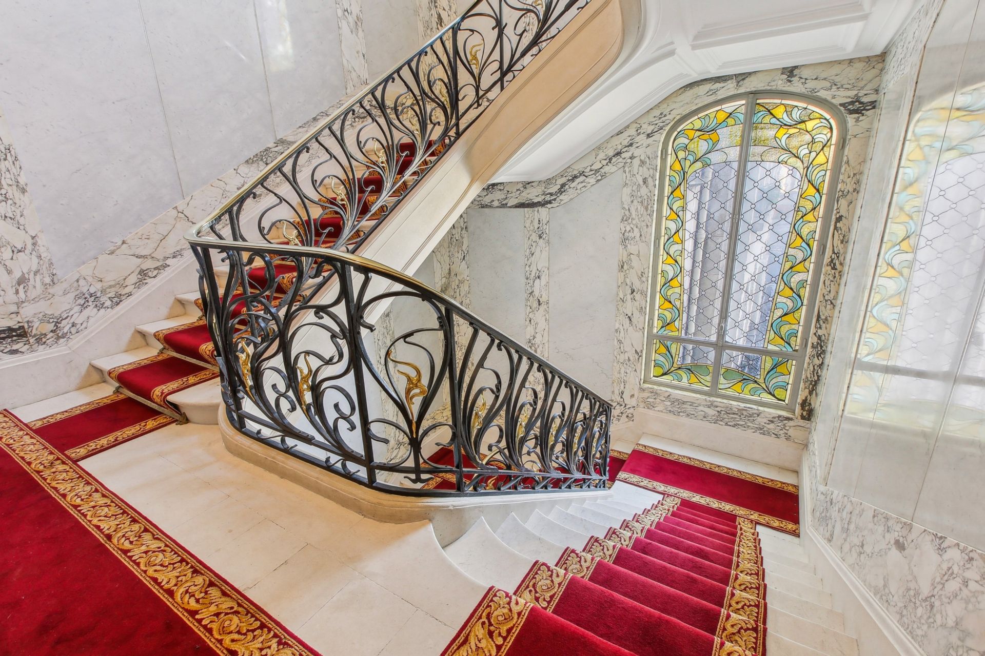 luxury apartment 7 Rooms for sale on PARIS (75116)